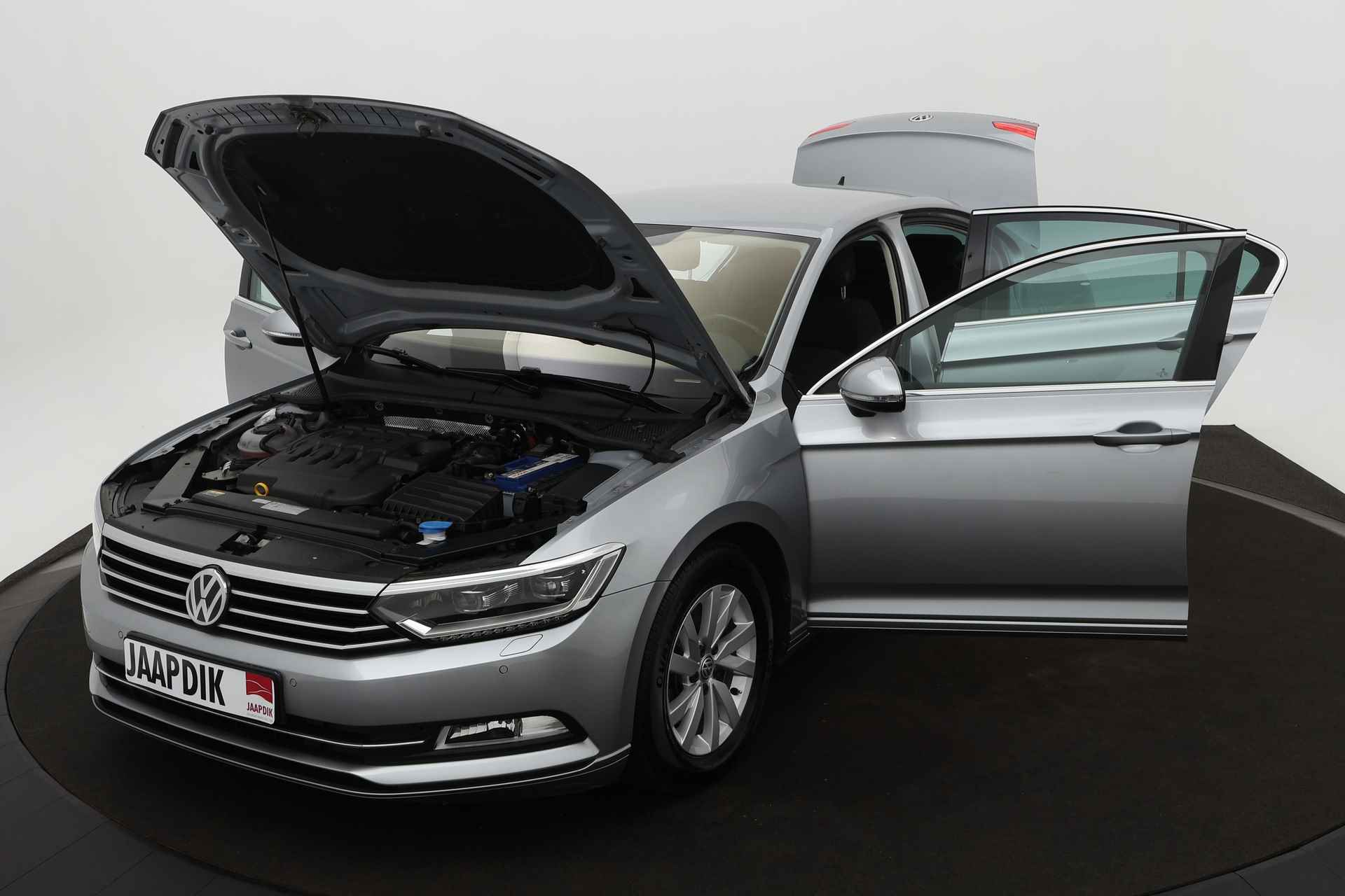 Volkswagen Passat BWJ 2018 1.6 TDI Comfortline Business AUTOMAAT FULL.LED / TREKHAAK / KEYLESS.START / V+A PDC / APPLE.CARPLAY / ANDROID.AUTO / ADDAPT.CRUISE / DAB+ / NAVI / CLIMA / LMV / ELEK.PAKKET / ARMSTEUNEN / ISOFIX - 8/30