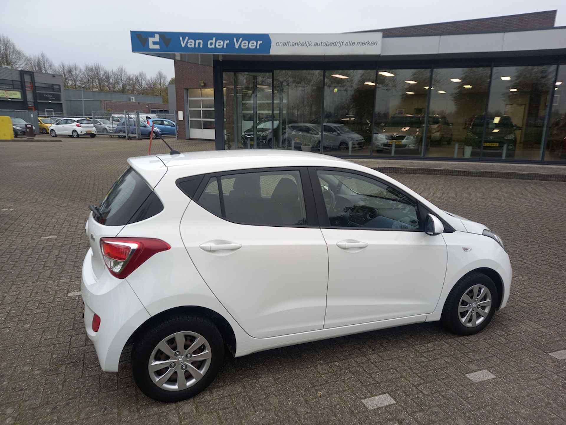 Hyundai i10 1.0i i-Motion Comf. - 3/13