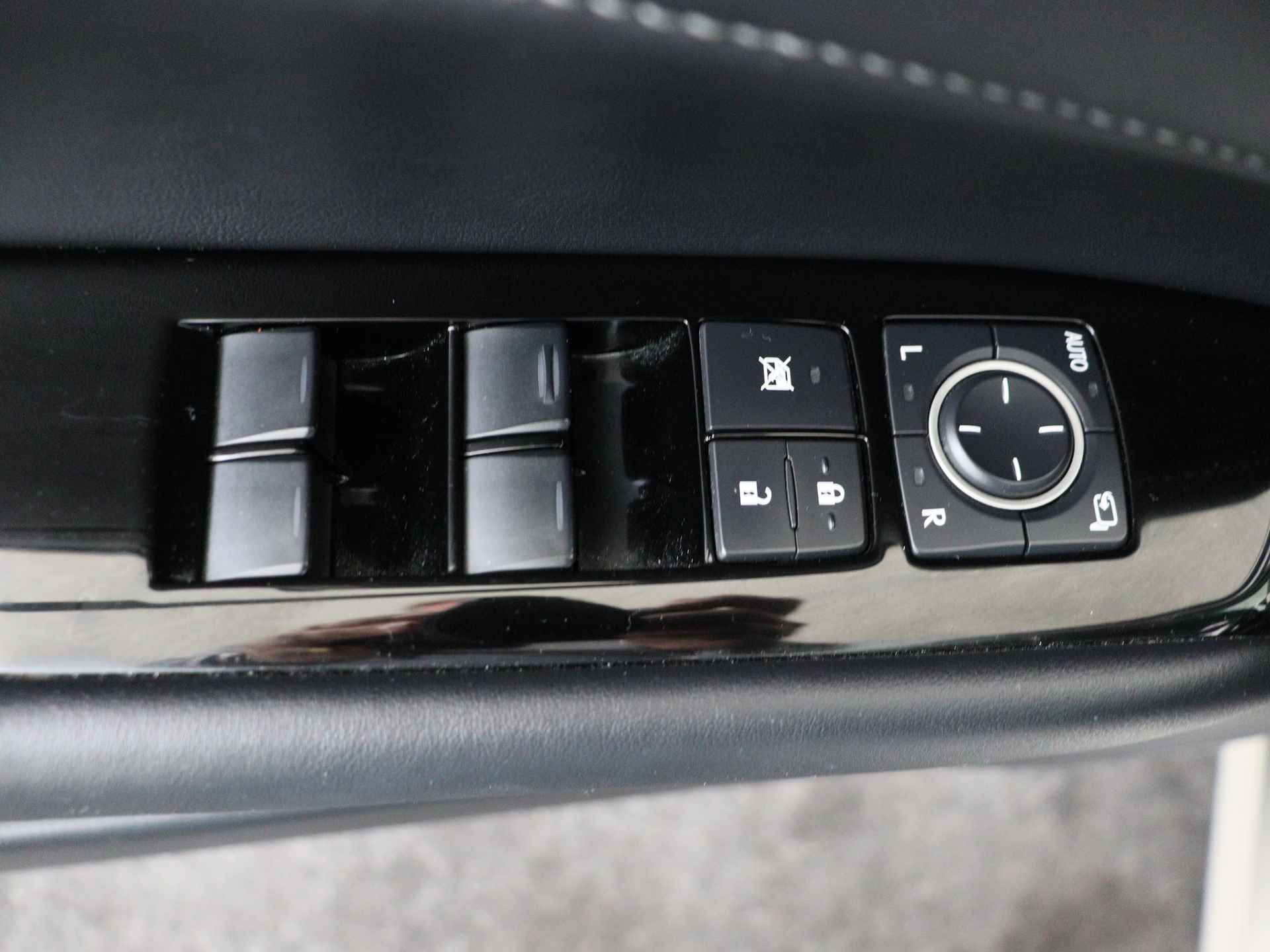 Lexus GS 300h 25th Edition | Sunroof | Elektrisch verstelbare voorstoel(en) | Stoelverwarming | - 29/52