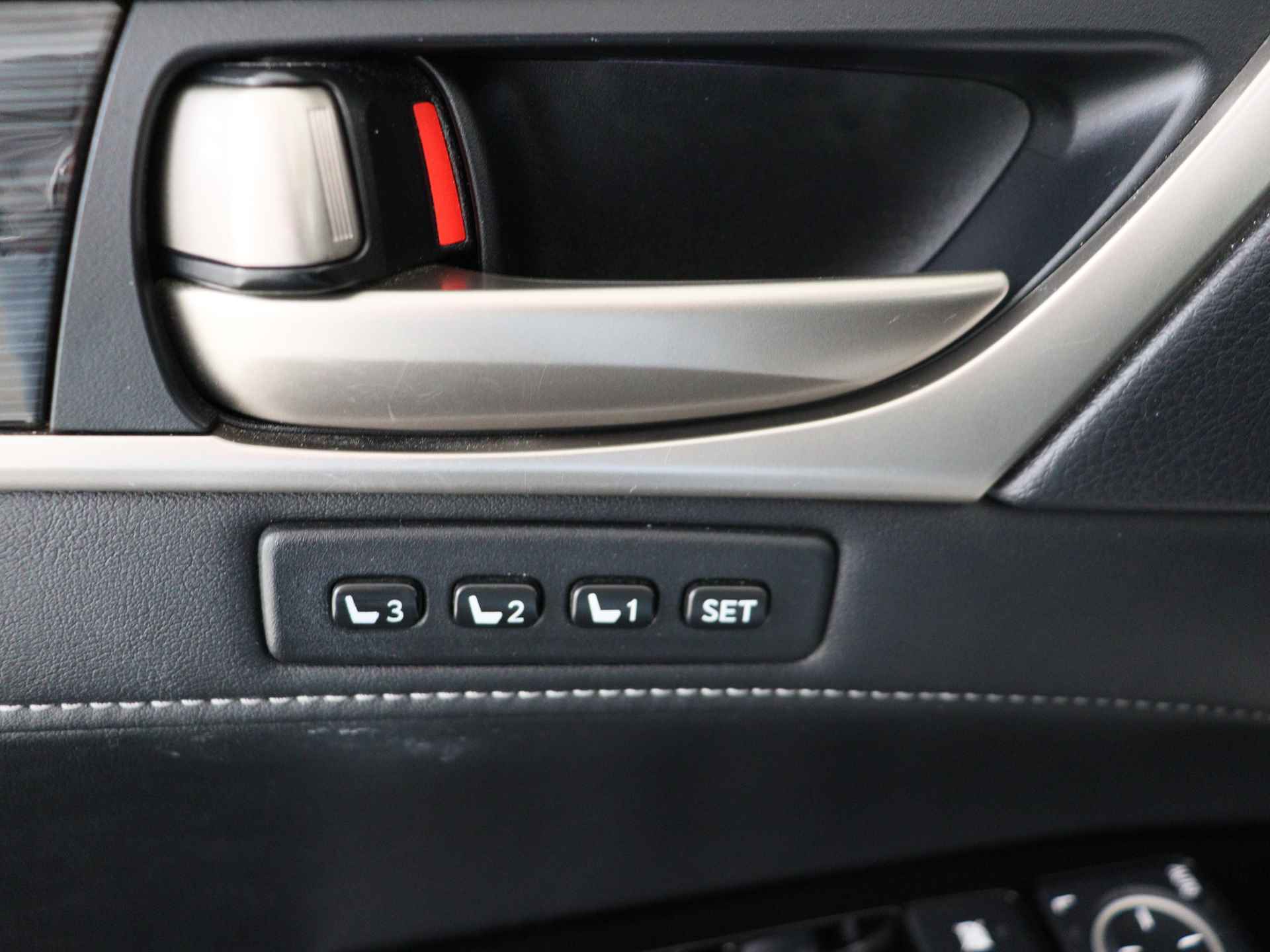 Lexus GS 300h 25th Edition | Sunroof | Elektrisch verstelbare voorstoel(en) | Stoelverwarming | - 36/52