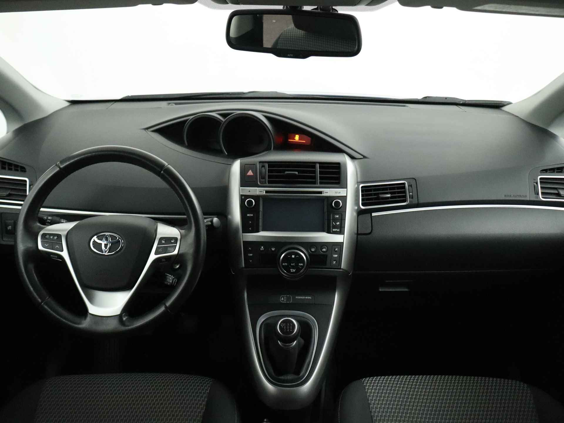Toyota Verso 1.8 VVT-i Business | Cruise Control | Navigatie | Dealer onderhouden | Achteruitrijcamera | - 6/41