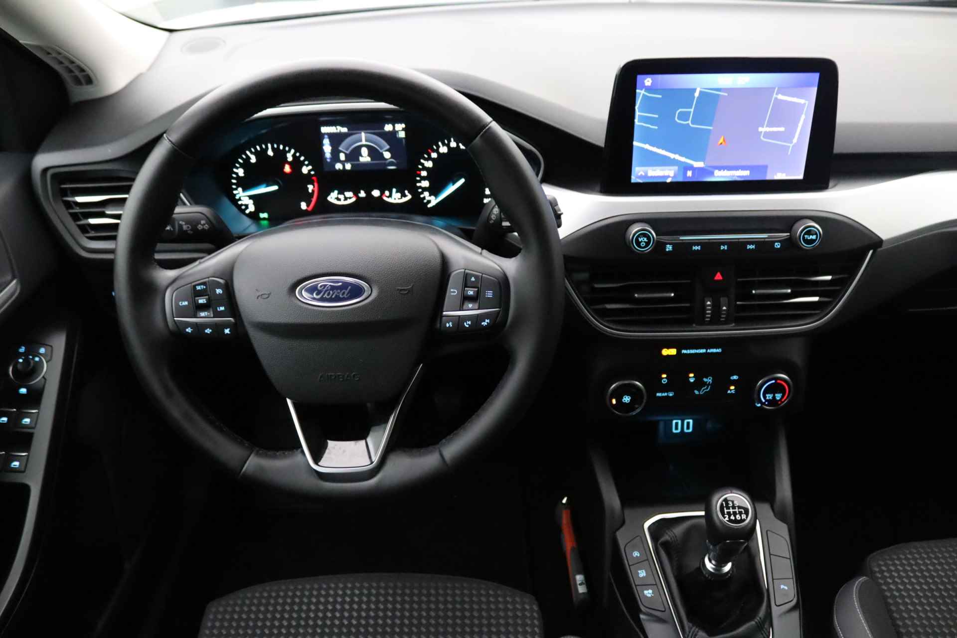 Ford FOCUS Wagon 1.0 EcoBoost Hybrid Trend Edition Business | Camera | Trekhaak | LED koplampen | Apple carplay - 17/31