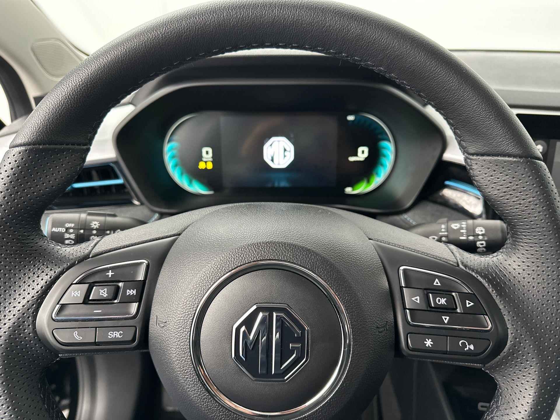 MG 5 Long Range Luxury 61 kWh Demo Deal - Leder - LED - Navigatie - Carplay - 16/26