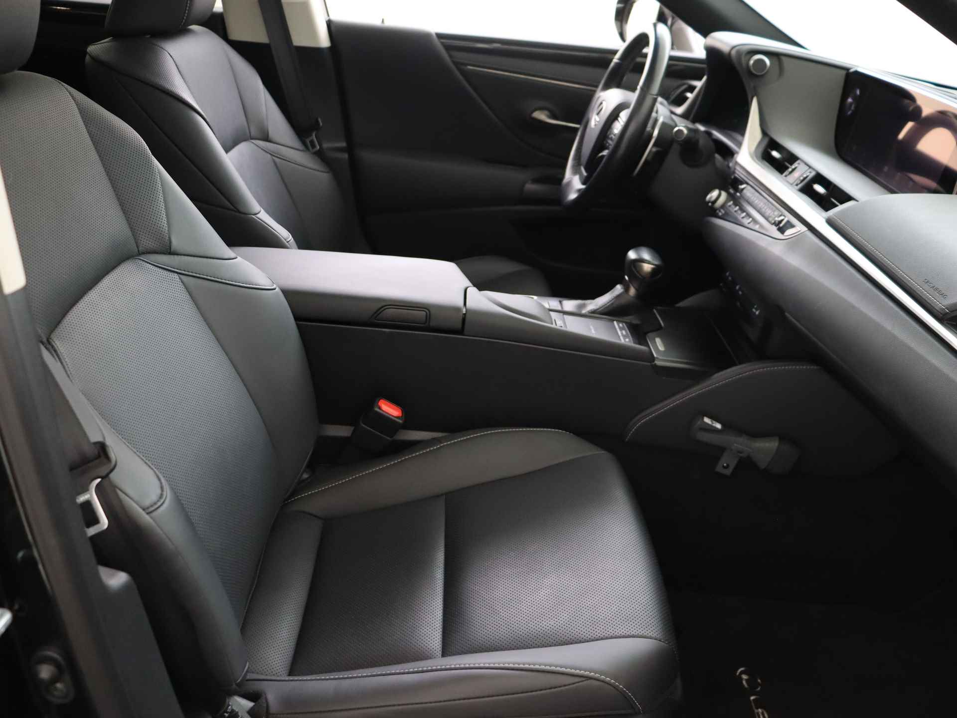 Lexus ES 300h Preference Line Business | Premium Navigatie | Lederen Bekleding | Sunroof | - 33/48