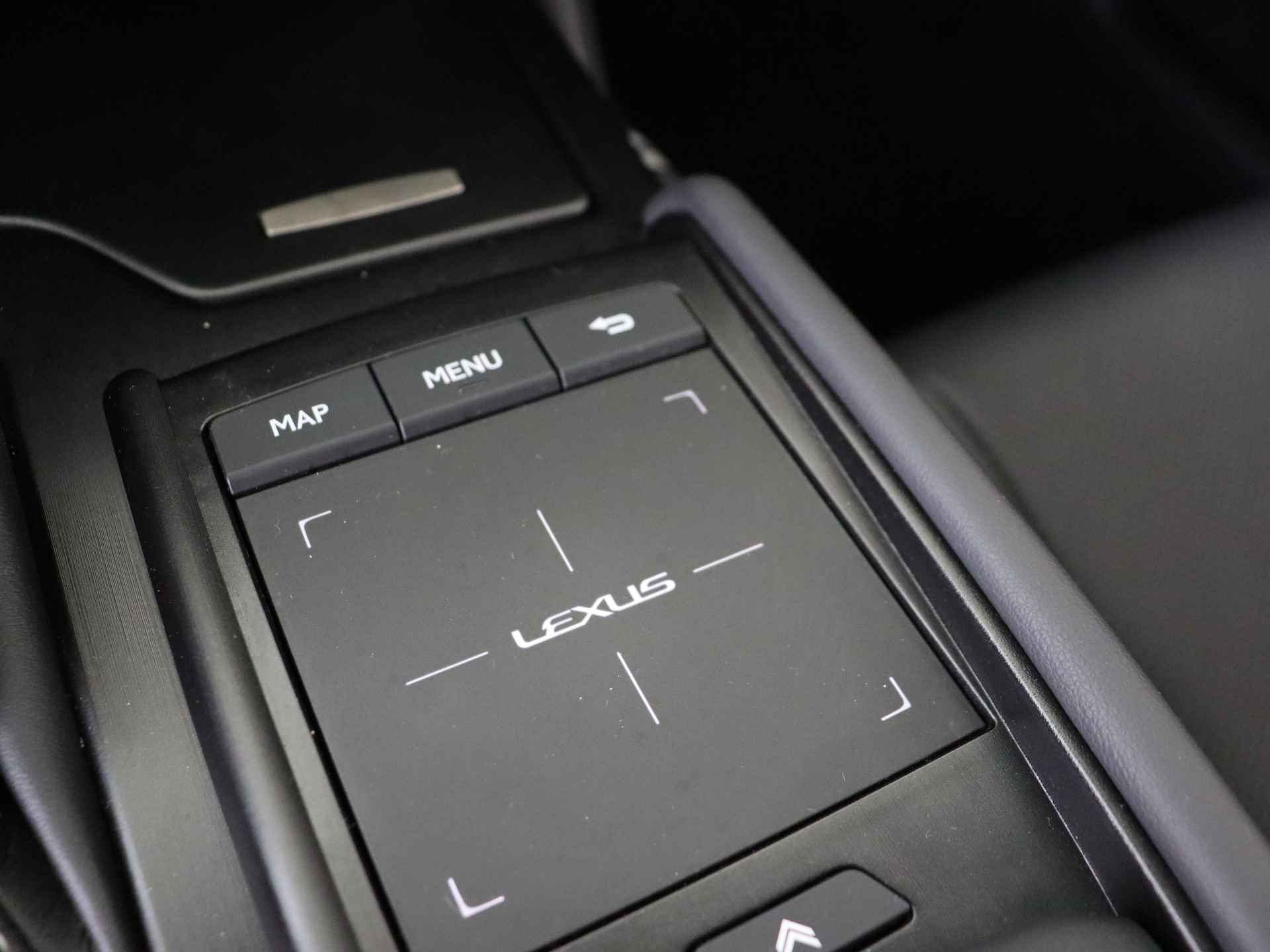 Lexus ES 300h Preference Line Business | Premium Navigatie | Lederen Bekleding | Sunroof | - 38/48