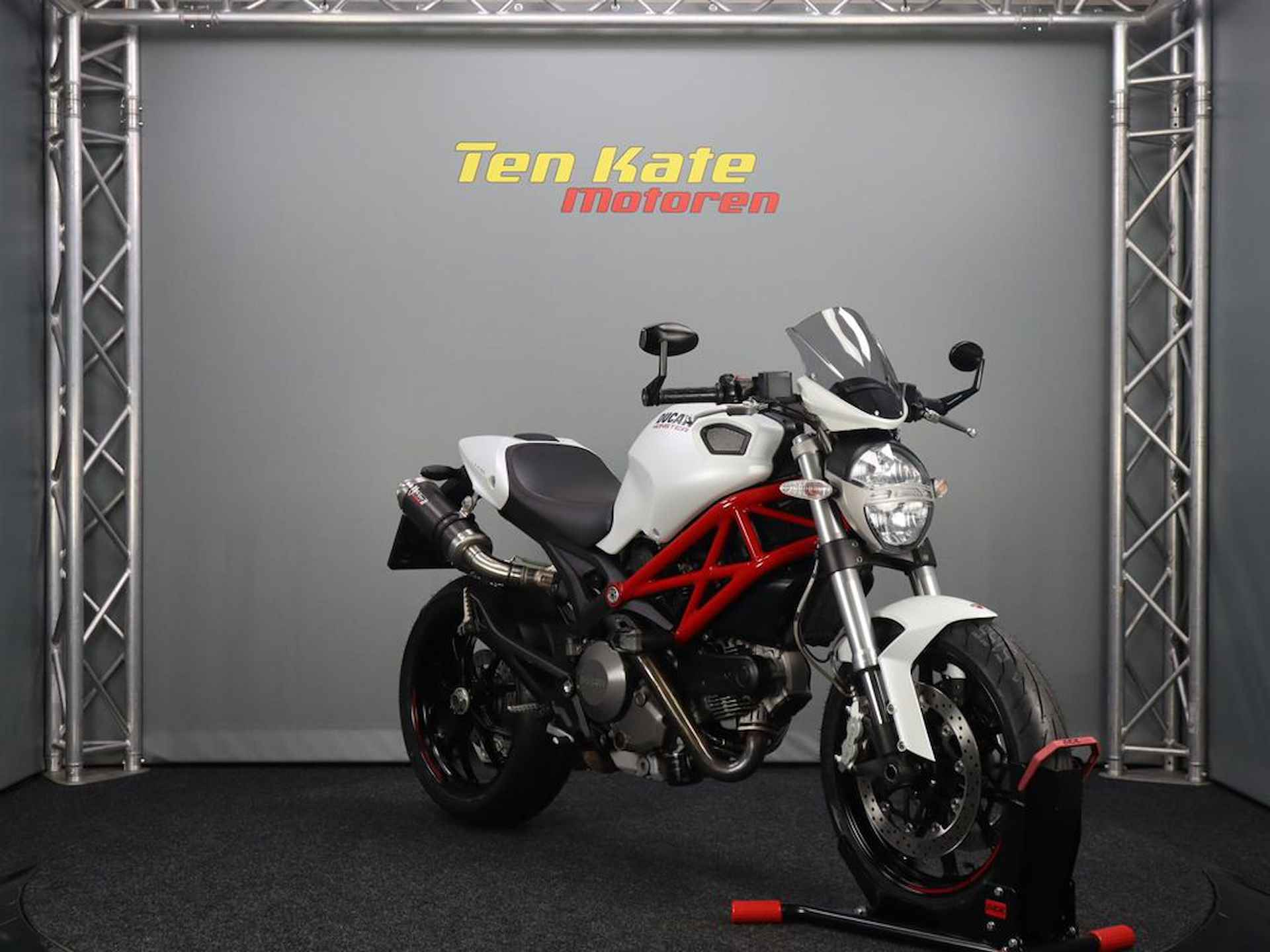 Ducati Monster 796 ABS - 2/12