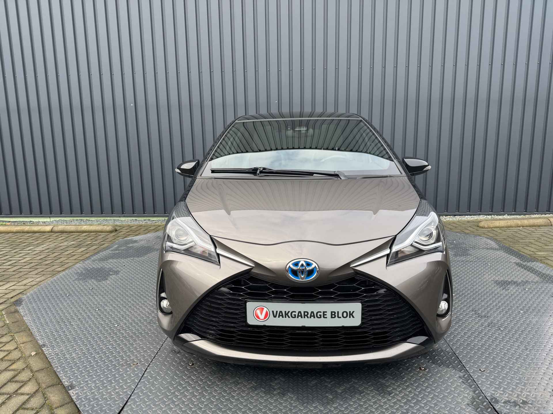 Toyota Yaris 1.5 Hybrid Bi-Tone Plus | Oxide Bronze | Pano dak | Apple Carplay/Android auto | Rijklaar!! - 6/42