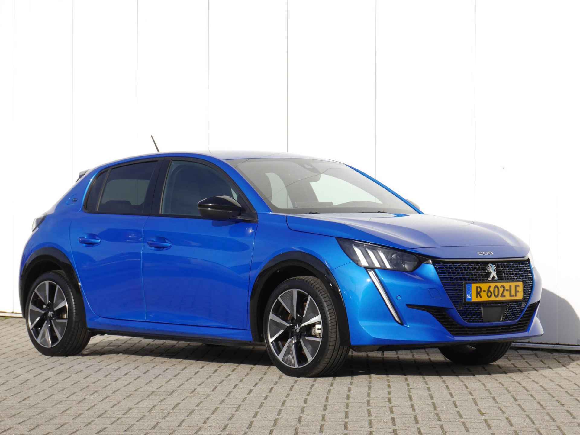Peugeot e-208 EV GT 350 50 kWh 3 Fase | Stoelverwarming | Navigatie | Full Led Verlichting | Climate Control | Keyless Entry | Cruise Control - 11/47