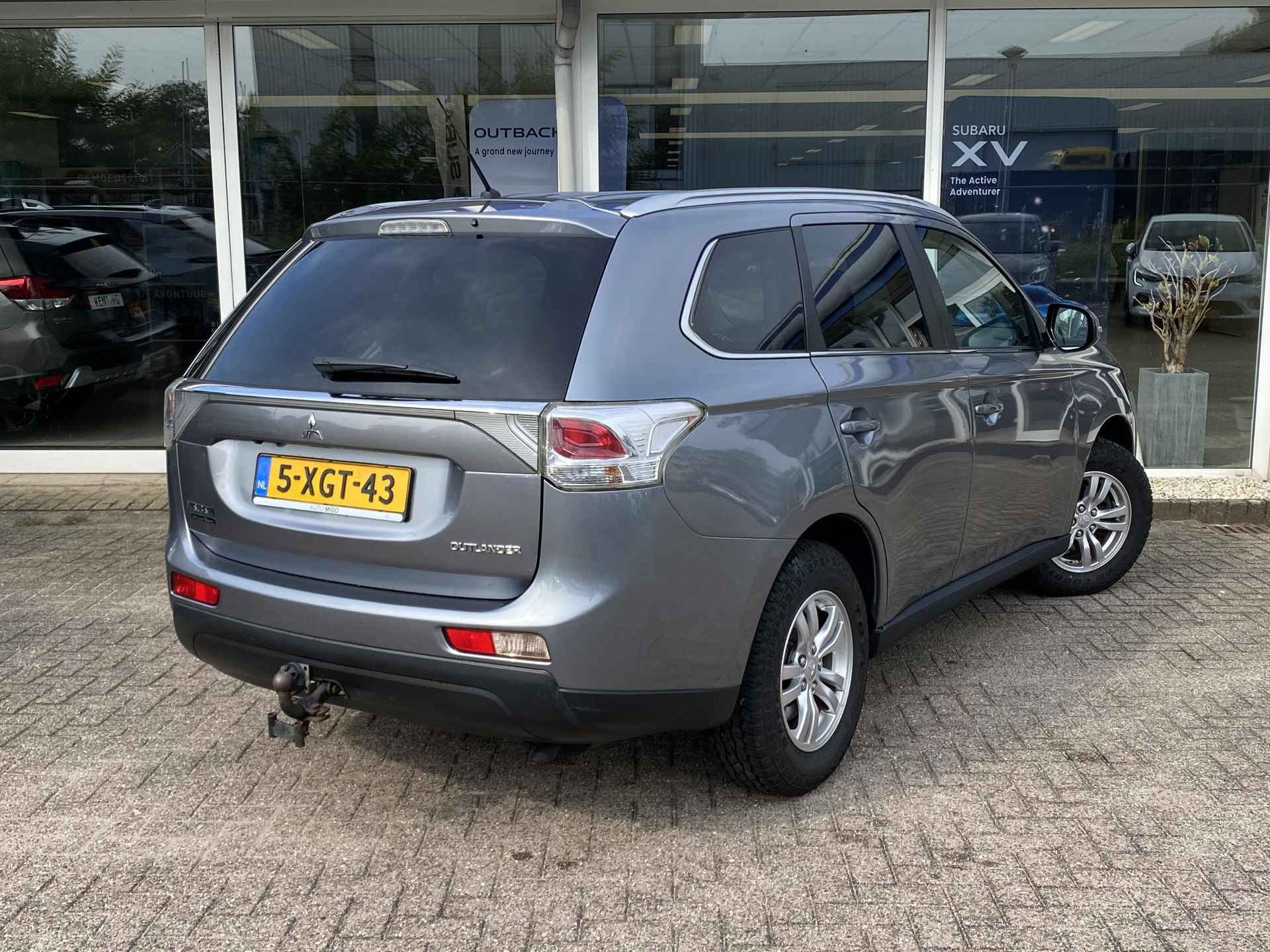 Mitsubishi Outlander 2.0 Business Edition | Cruise control | Navigatie | Klimaat controle | Achteruitrijcamera | 7 zitplaatsen | Trekhaak | - 4/5