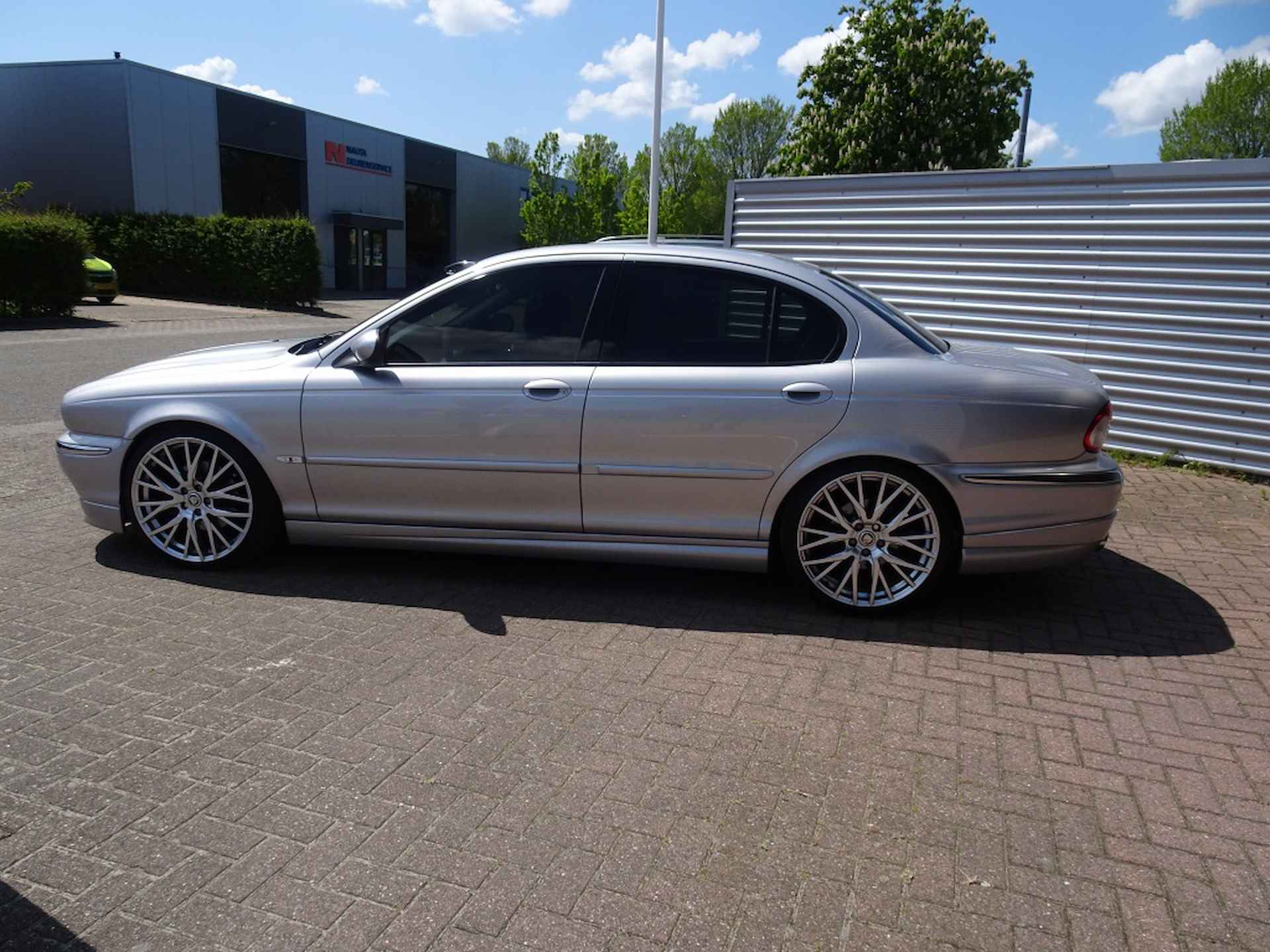 Jaguar X-type 2.5 V6 Youngtimer - 8/27