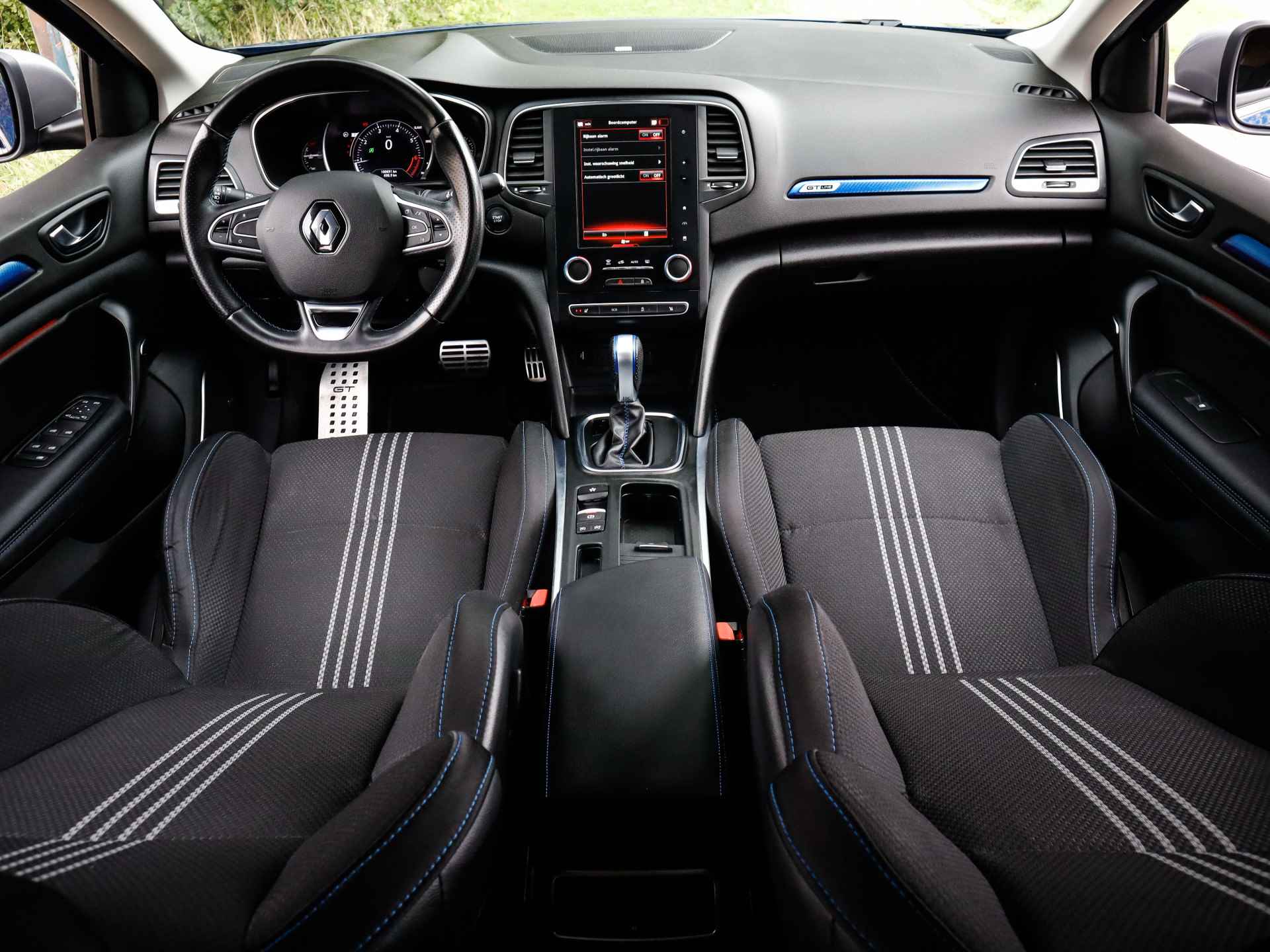 Renault Mégane Estate 1.3 TCe GT-Line (141 PK) 1e-Eig, Renault-Dealer-Onderh, 12-Mnd-BOVAG, NL-Auto, Navigatie/Apple-Carplay/Android-Auto, Cruisecontrol, Keyless-Entry/Start, Parkeersensoren, Stoelverwarming DAB, Lm-Velgen-17Inch, Licht-Zicht-Pakket, Privacy-Glas - 3/45