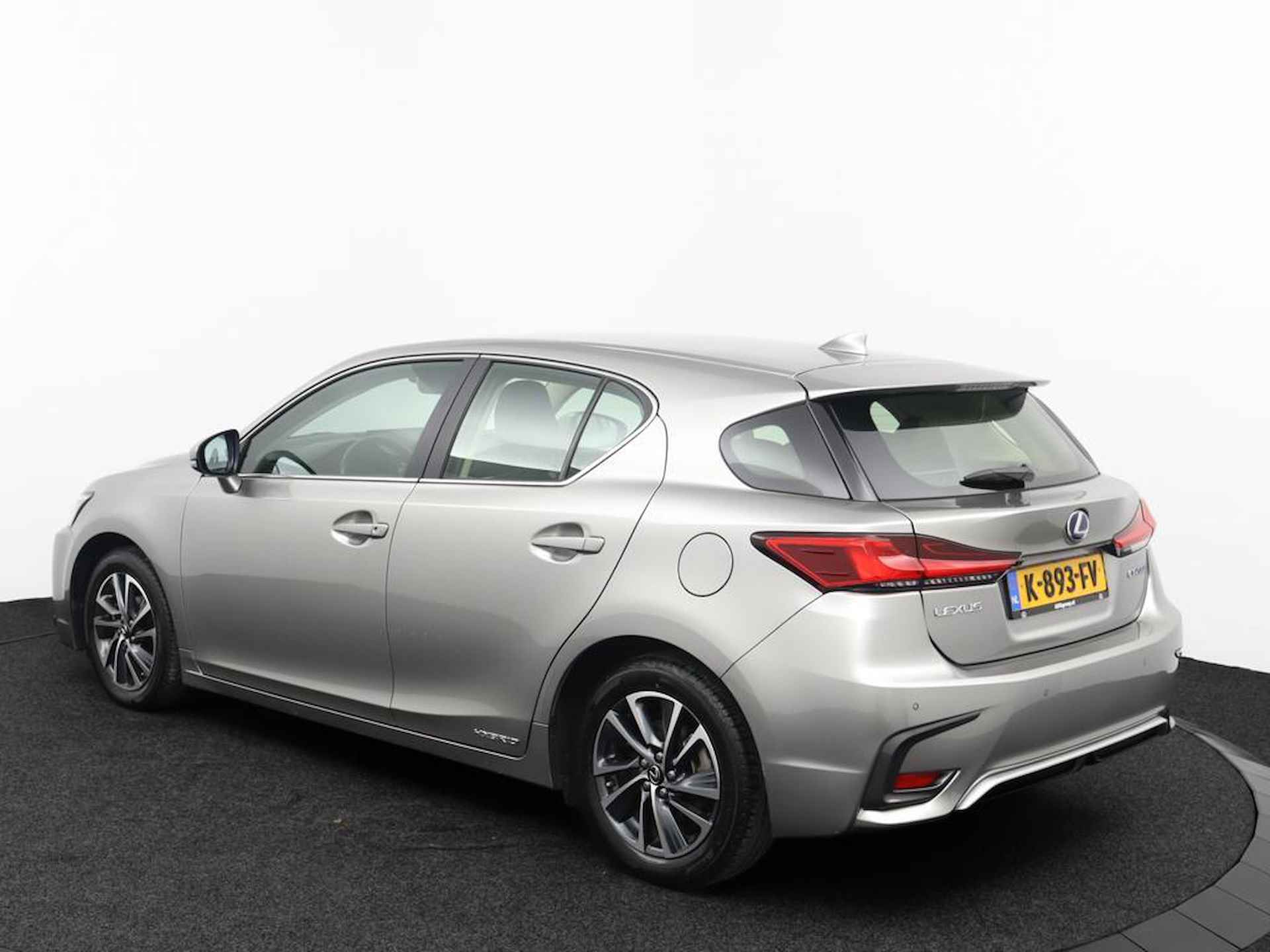 Lexus CT 200h Ultimate Edition | Premium Navigatie | Adaptive Cruise Control | Parkeersensoren voor en achter | Keyless Entry - 12/43