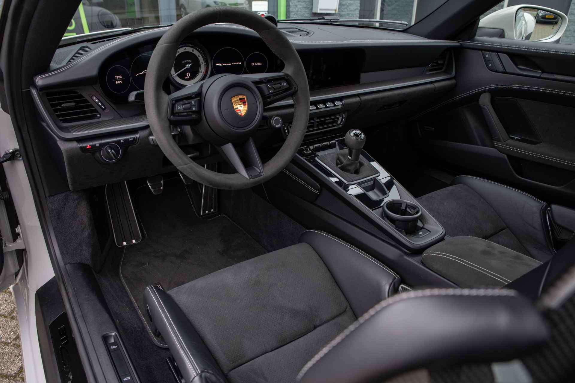 Porsche 911 3.0 Carrera 4 GTS / HANDBAK-7 / KREIDE / LICHT GEW. PAKKET - 11/143