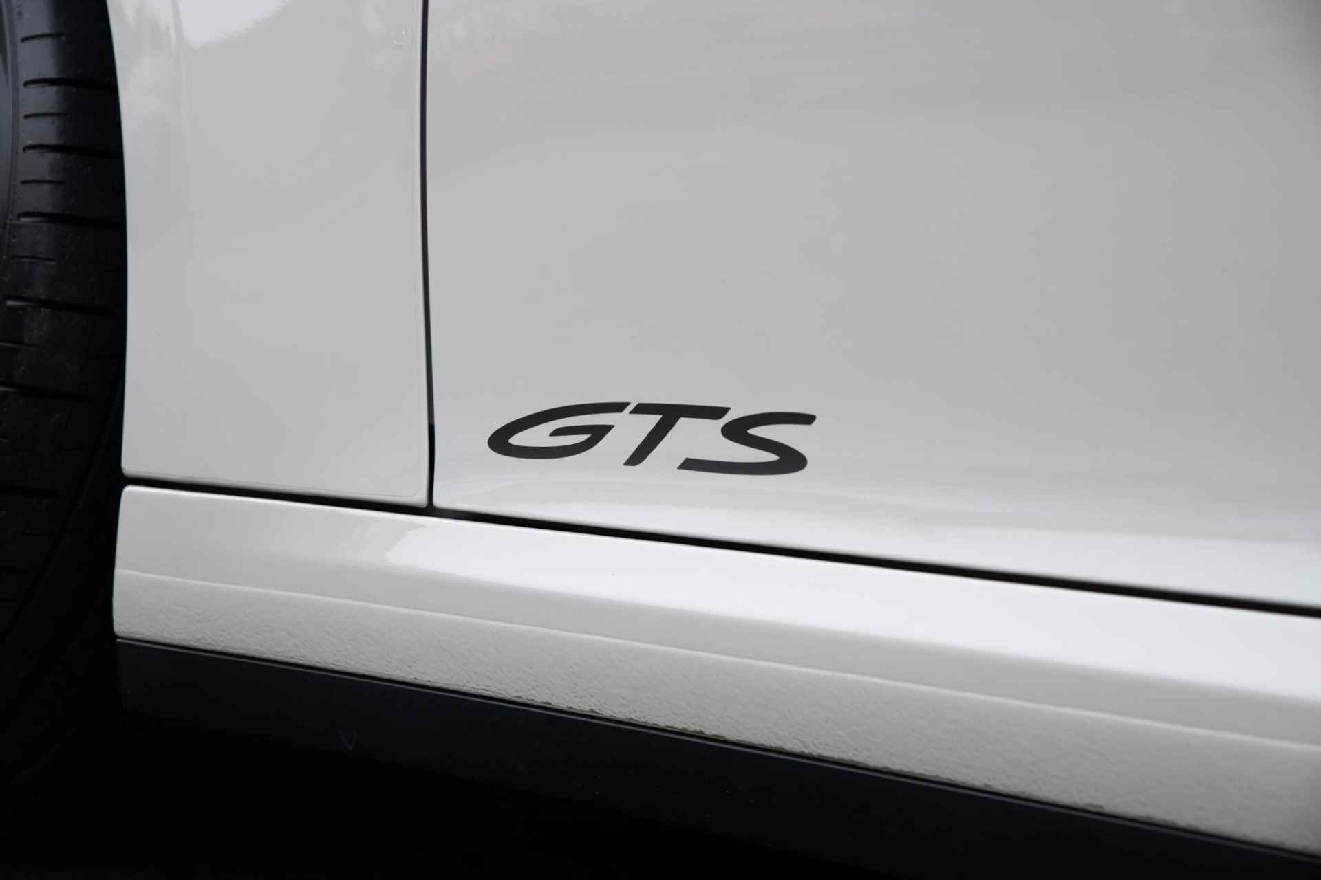 Porsche 911 3.0 Carrera 4 GTS / HANDBAK-7 / KREIDE / LICHT GEW. PAKKET - 42/143