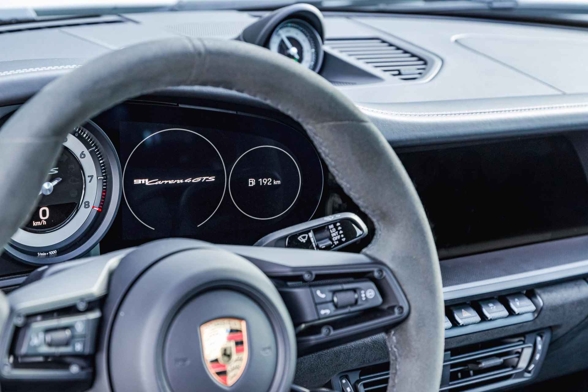 Porsche 911 3.0 Carrera 4 GTS / HANDBAK-7 / KREIDE / LICHT GEW. PAKKET - 119/143