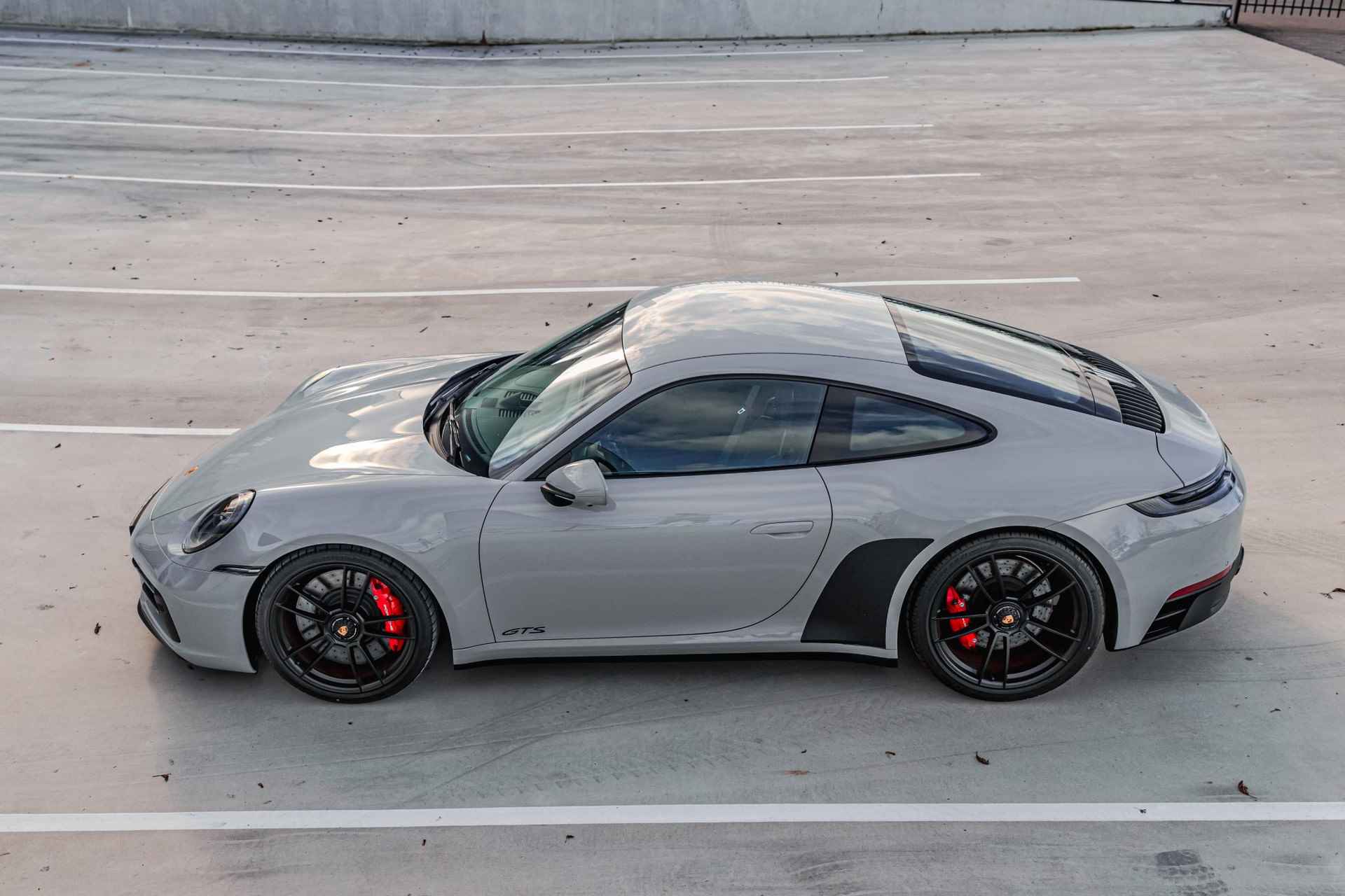 Porsche 911 3.0 Carrera 4 GTS / HANDBAK-7 / KREIDE / LICHT GEW. PAKKET - 18/143