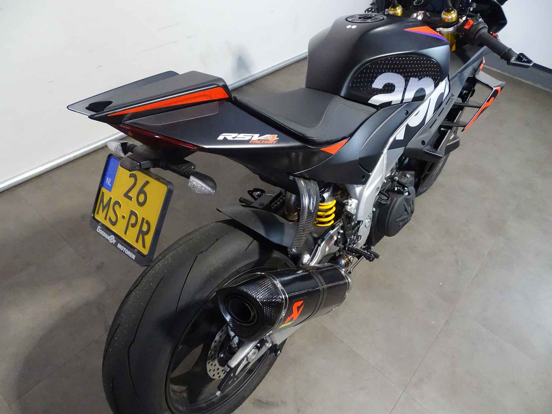 Aprilia RSV 4 1100 FACTORY - 3/11