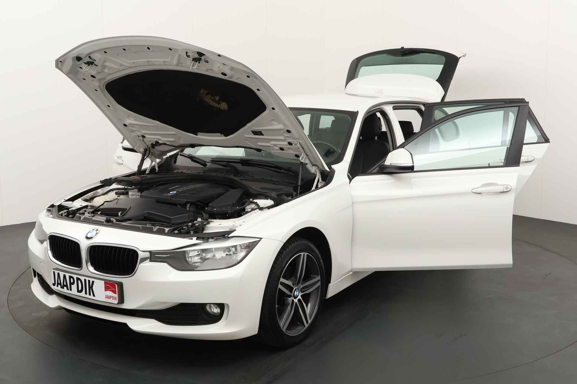 BMW 3 Serie Touring BWJ 2014 318d 150 PK Business Last Minute Edition TREKHAAK / LEDER / NAVI / CLIMA / CRUISE / LICHT & REGEN SENSOR / PDC / LMV - 8/27