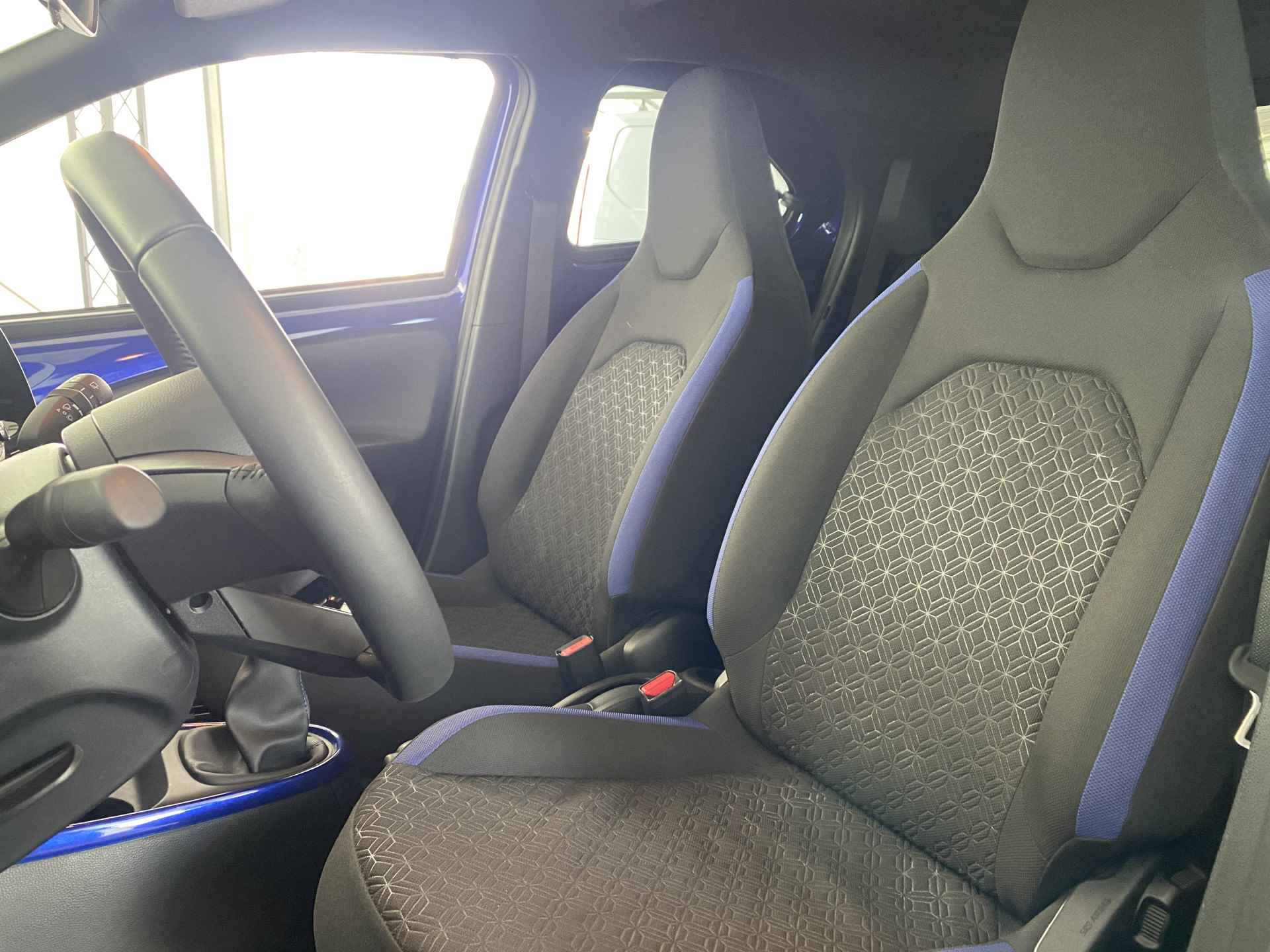Toyota Aygo X 1.0 VVT-i Pulse | Apple carplay | Bluetooth | DAB | Airco | Camera | ACC | - 7/40