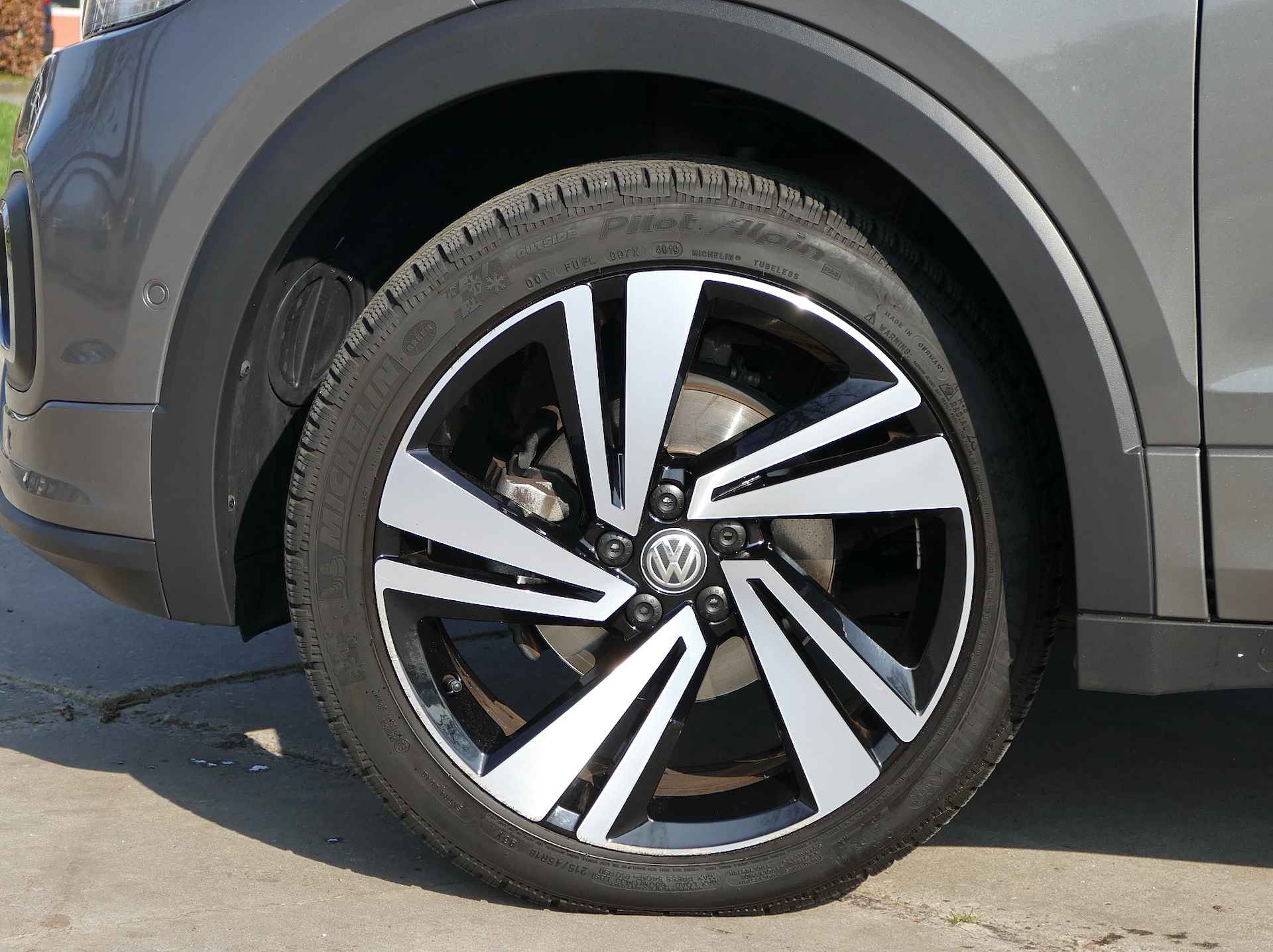 Volkswagen T-Cross 1.0 TSI R-Line | LED koplampen | adaptieve cruis control | parkeerassistent | Apple CarPlay/Android auto - 5/52