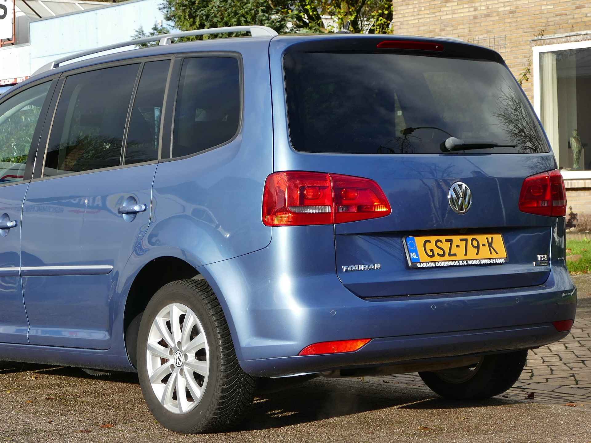 Volkswagen Touran 1.2 TSI Highline BlueMotion 7persoons | panoramadak | stoelverwarming - 4/41