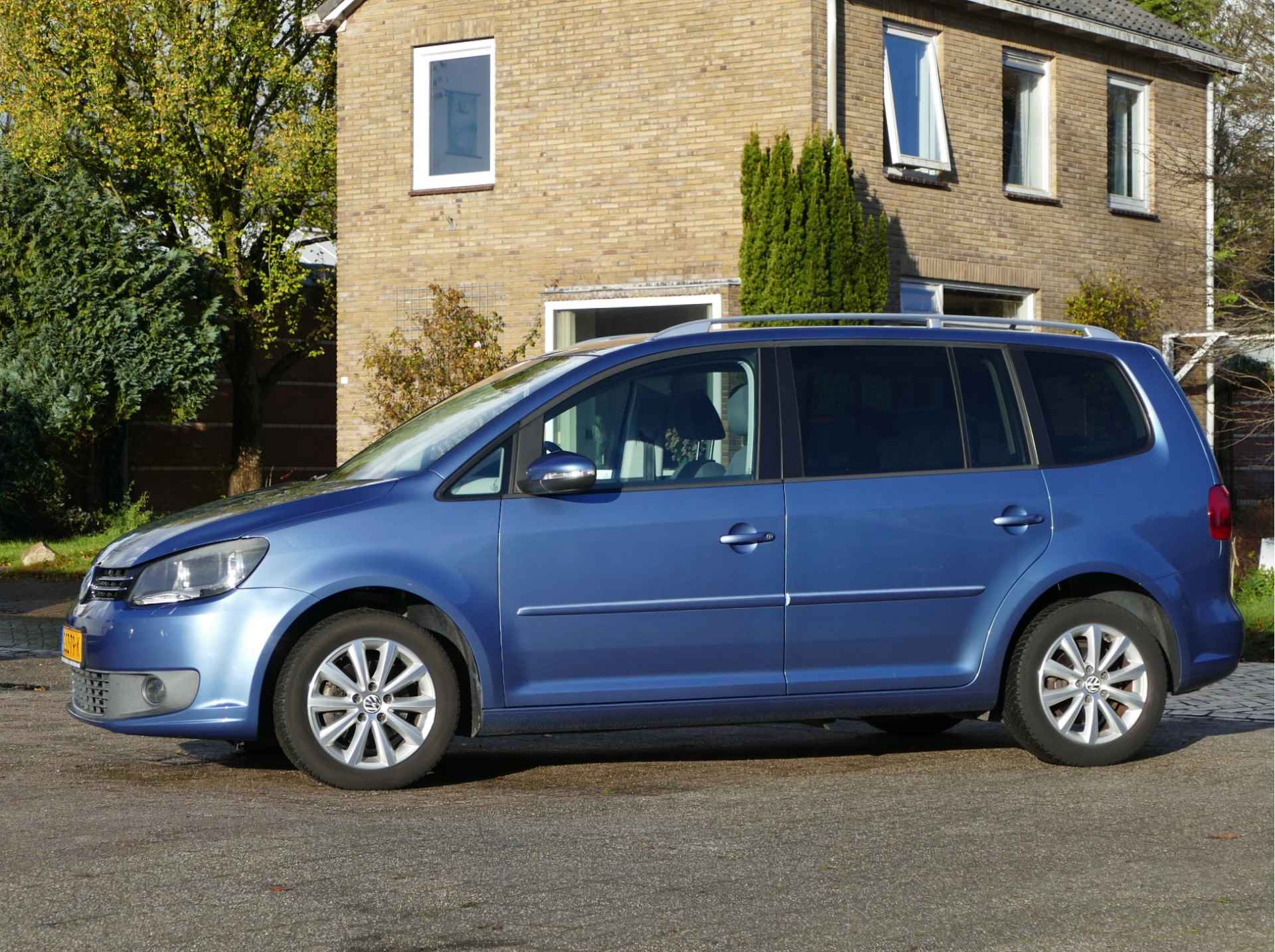 Volkswagen Touran 1.2 TSI Highline BlueMotion 7persoons | panoramadak | stoelverwarming - 14/41