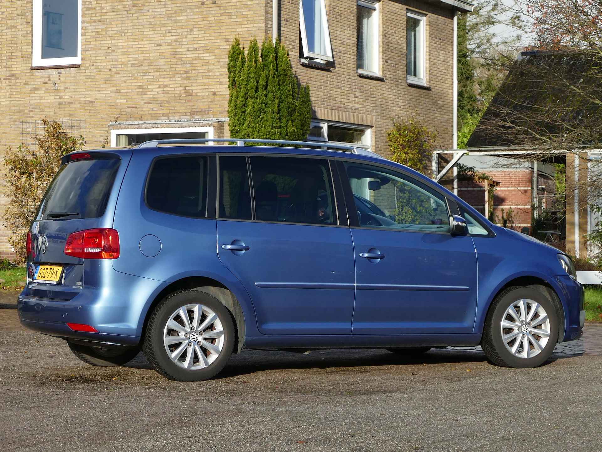 Volkswagen Touran 1.2 TSI Highline BlueMotion 7persoons | panoramadak | stoelverwarming - 15/41