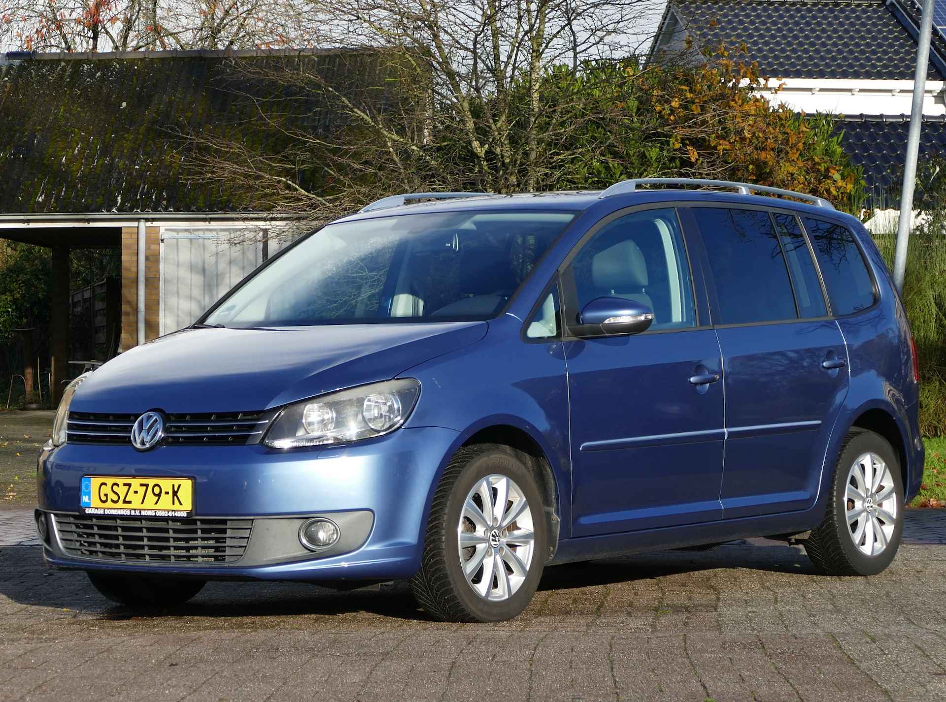 Volkswagen Touran 1.2 TSI Highline BlueMotion 7persoons | panoramadak | stoelverwarming - 40/41