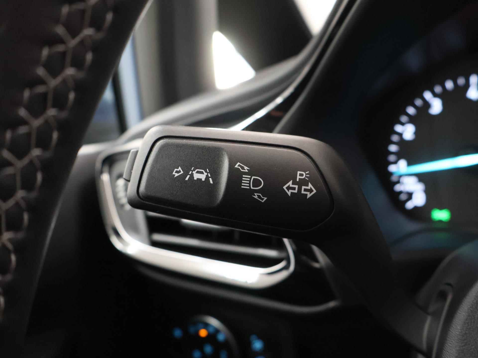 Ford Fiesta 1.0 EcoBoost Hybrid Titanium | Winterpack | Carplay | Climate Control | LED Koplampen - 31/38