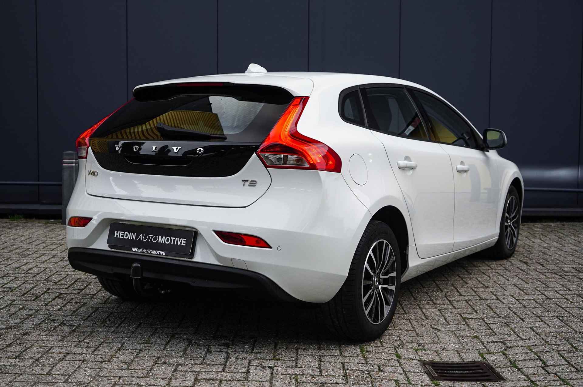 Volvo V40 2.0 T2 Nordic+ | Standkachel | Volvo On Call | Stoelverwarming | Navigatie | Bluetooth | Climate Control | Cruise Control | PDC Achter | Trekhaak - 6/27