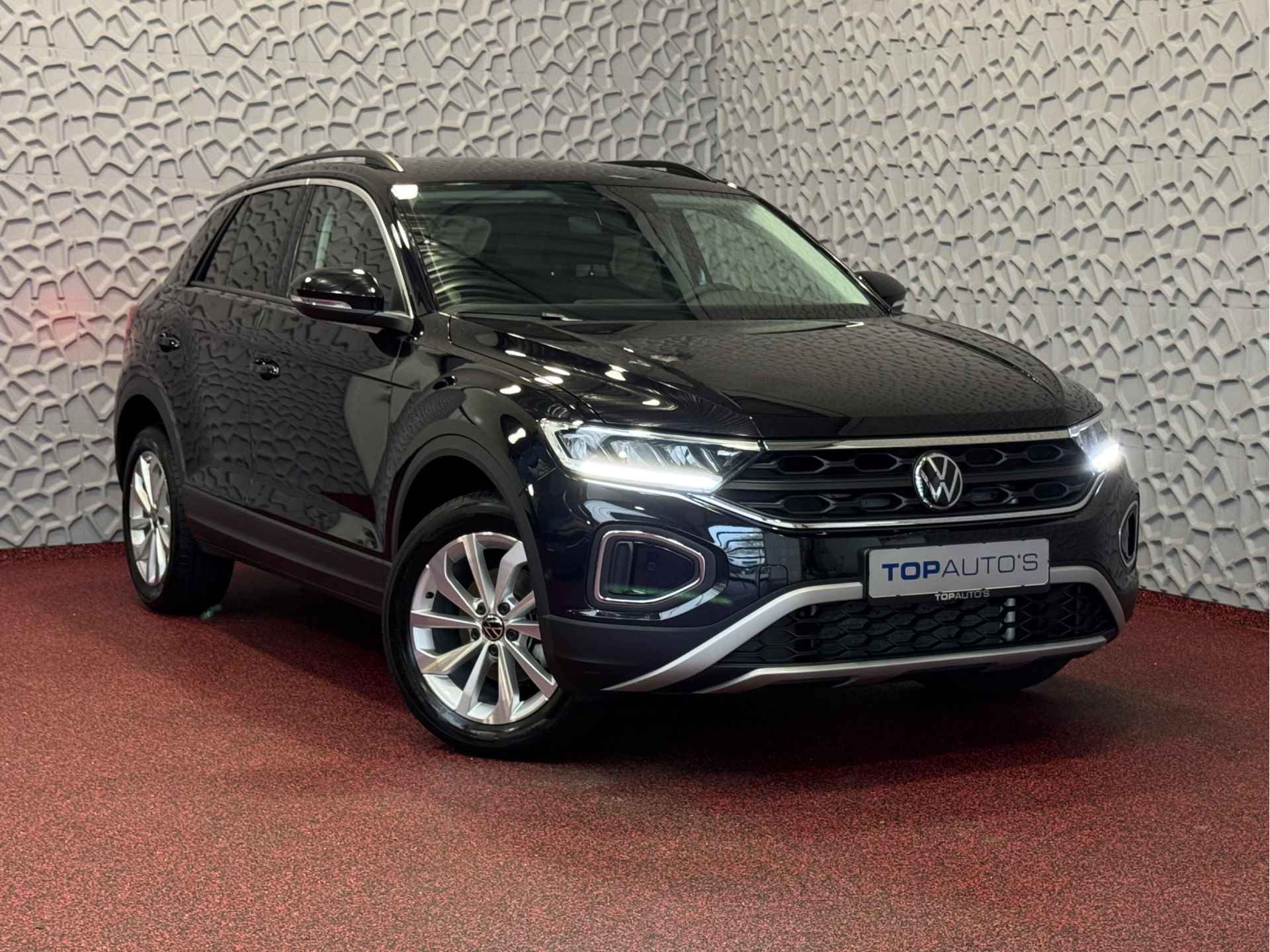 Volkswagen T-Roc 1.5 TSI 150PK EVO ADAP.CRUISE LED VIR.COCKPIT CAMERA STOEL.VERW. 17''LMV KEYLESS 2024 70 BIJNA NIEUWE VOLKSWAGEN'S UIT VOORRAAD LEVERBAAR - 50/76