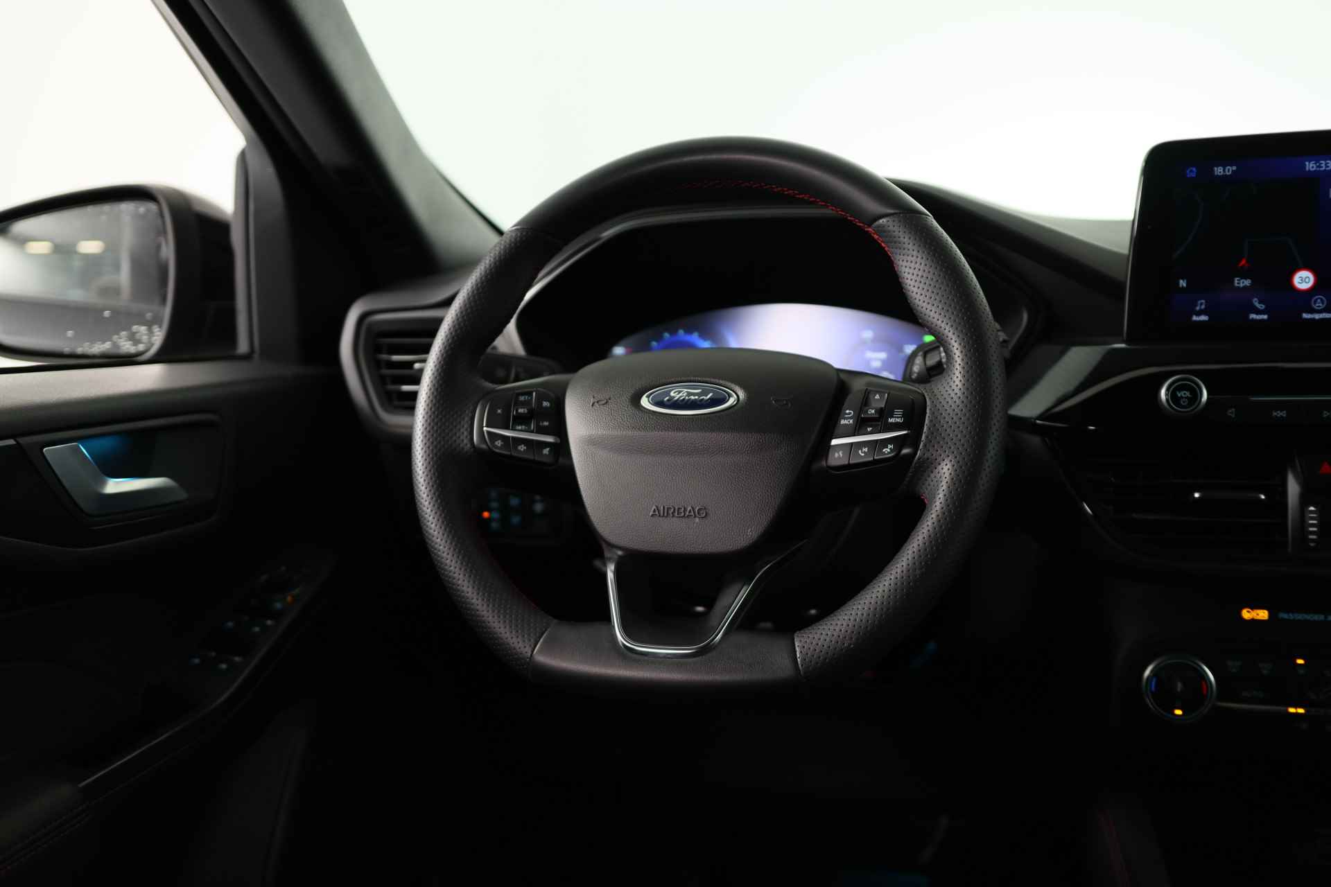 Ford Kuga 2.5 PHEV ST-Line | Navigatie | Camera | Keyless | Clima | Parkeersensoren V+A | Lichtmetalen Velgen - 27/35