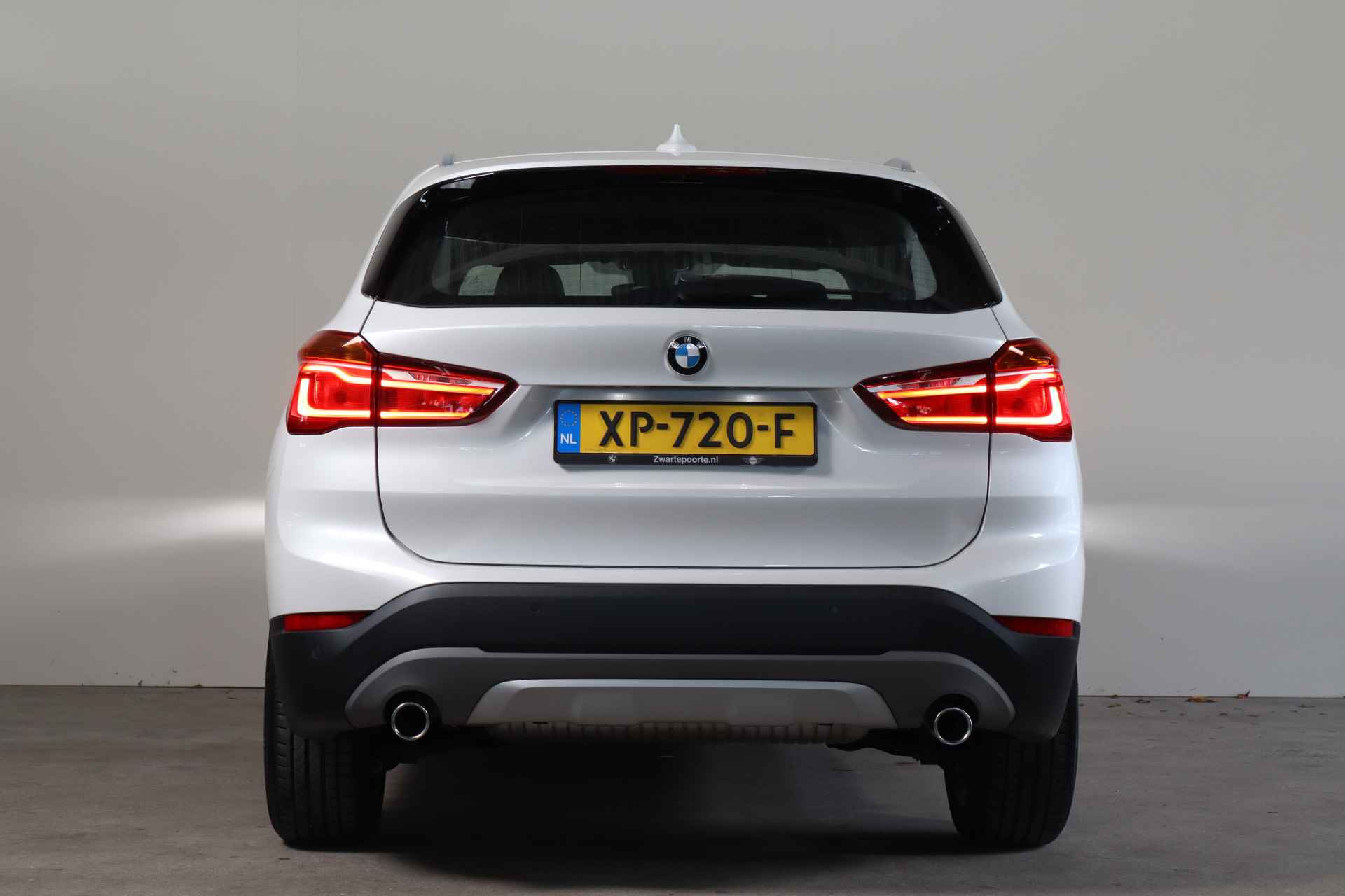 BMW X1 sDrive20i Orange Edition III NL-Auto!! HUD I Leder I LED-Koplampen - 5/34