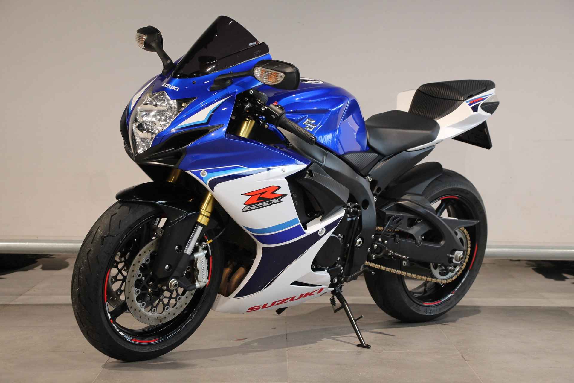 Suzuki GSX R-750 - 4/15