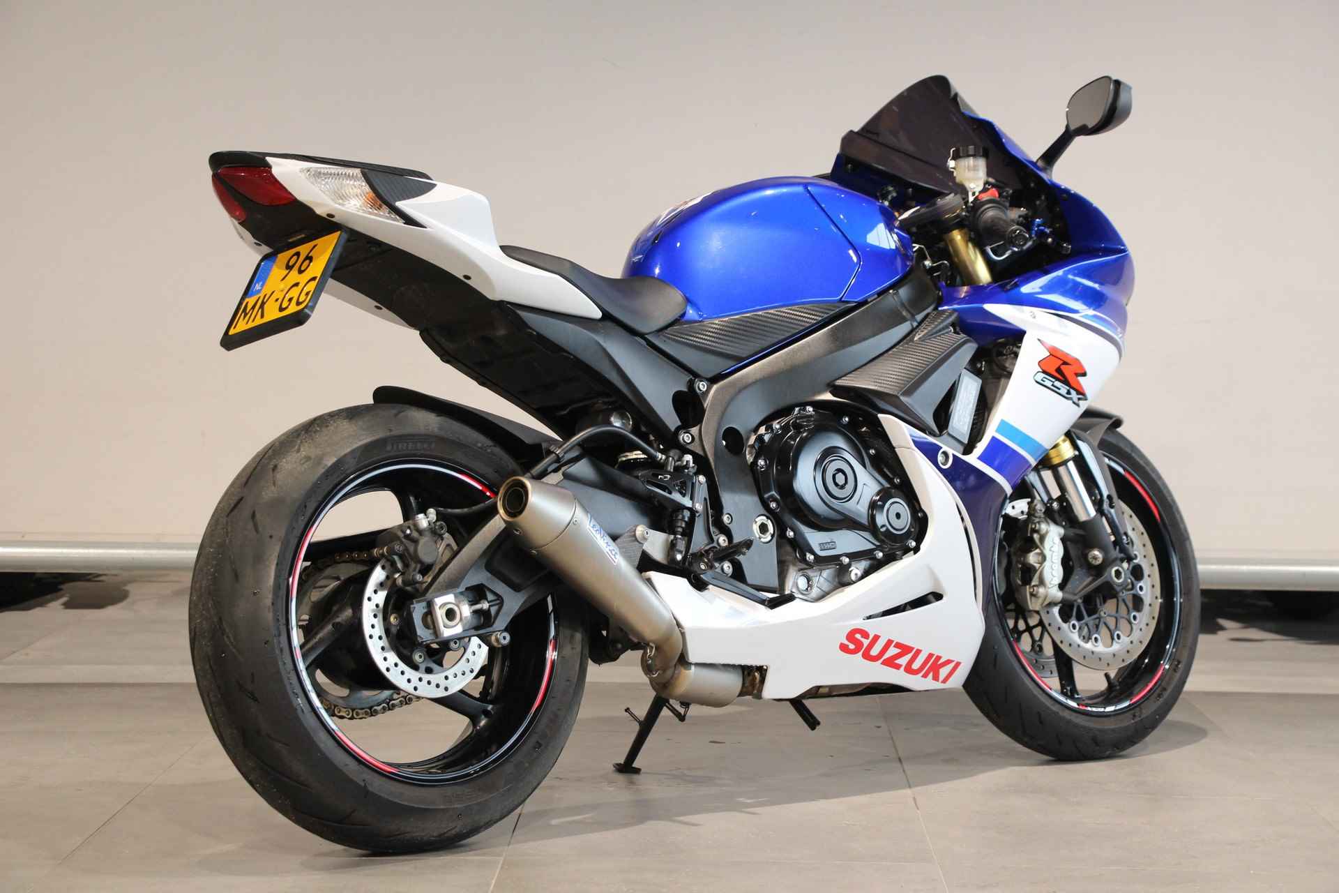 Suzuki GSX R-750 - 8/15