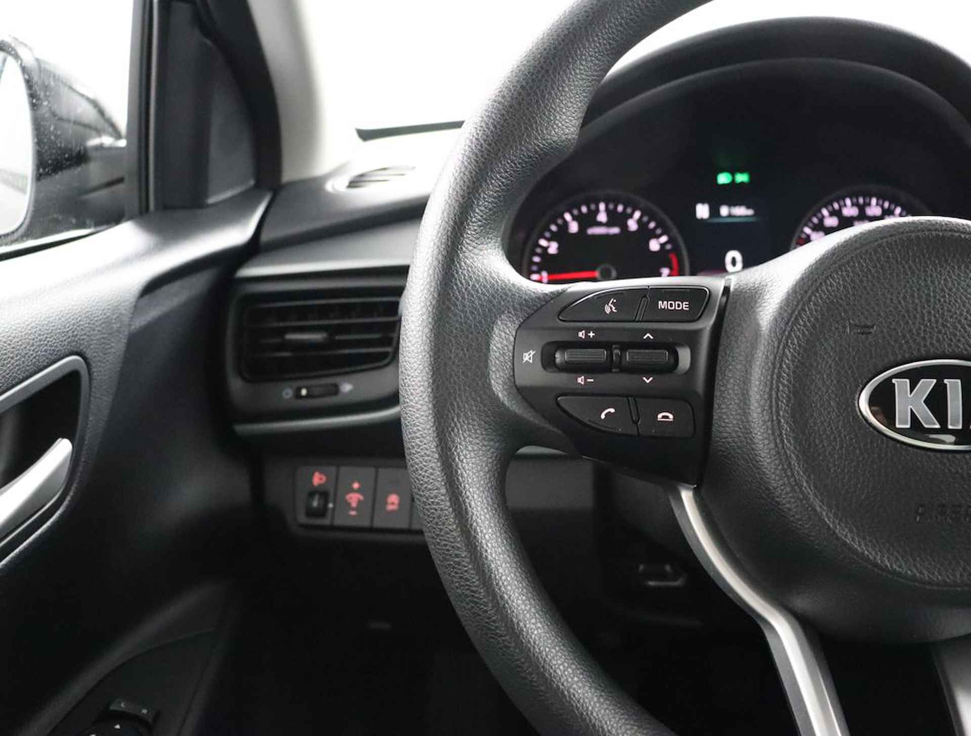 Kia Stonic 1.0 T-GDi MHEV ComfortLine Apple Carplay / Android auto, Cruise control, Airco - Fabrieksgarantie tot 08-2028 - 15/48