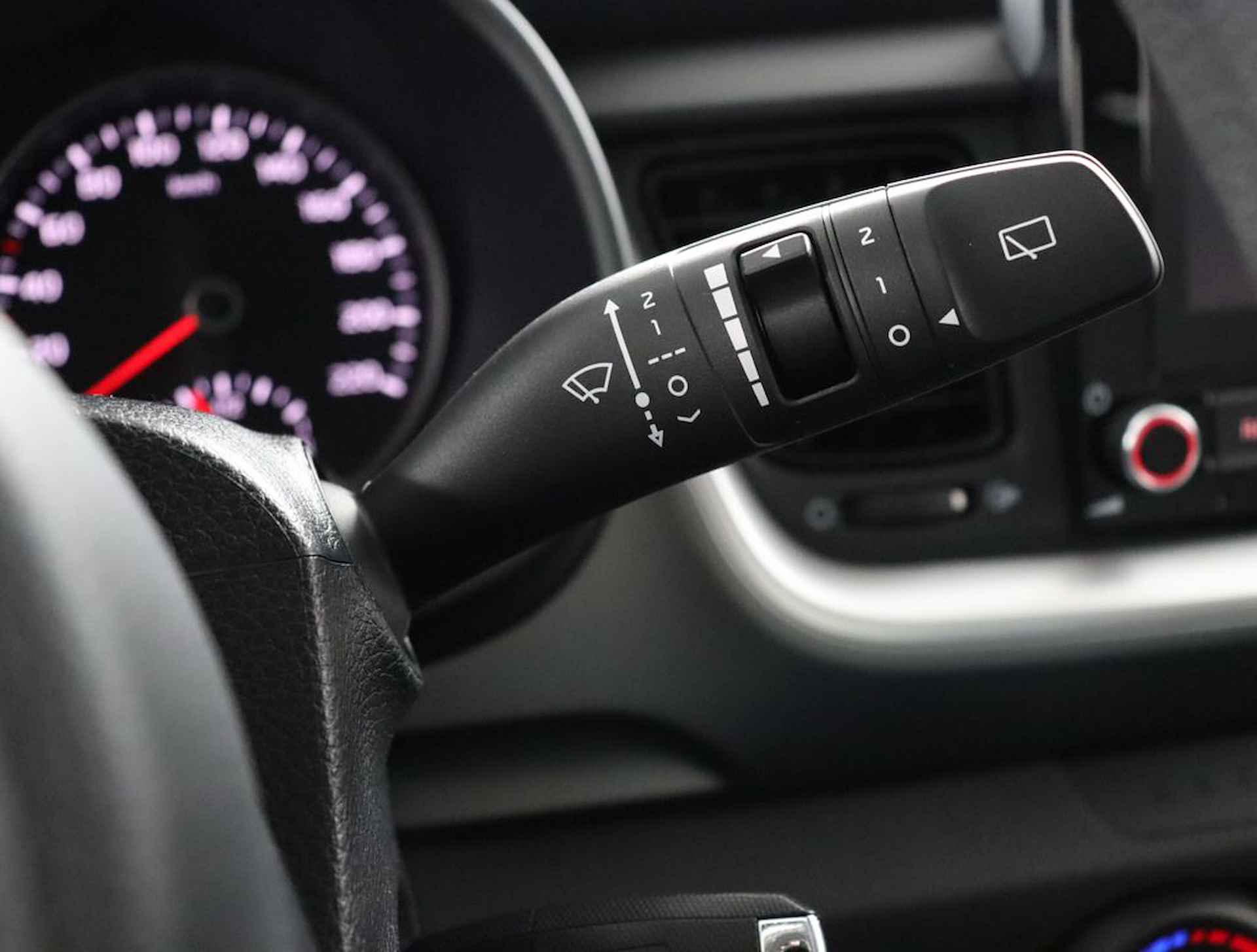 Kia Stonic 1.0 T-GDi MHEV ComfortLine Apple Carplay / Android auto, Cruise control, Airco - Fabrieksgarantie tot 08-2028 - 25/48