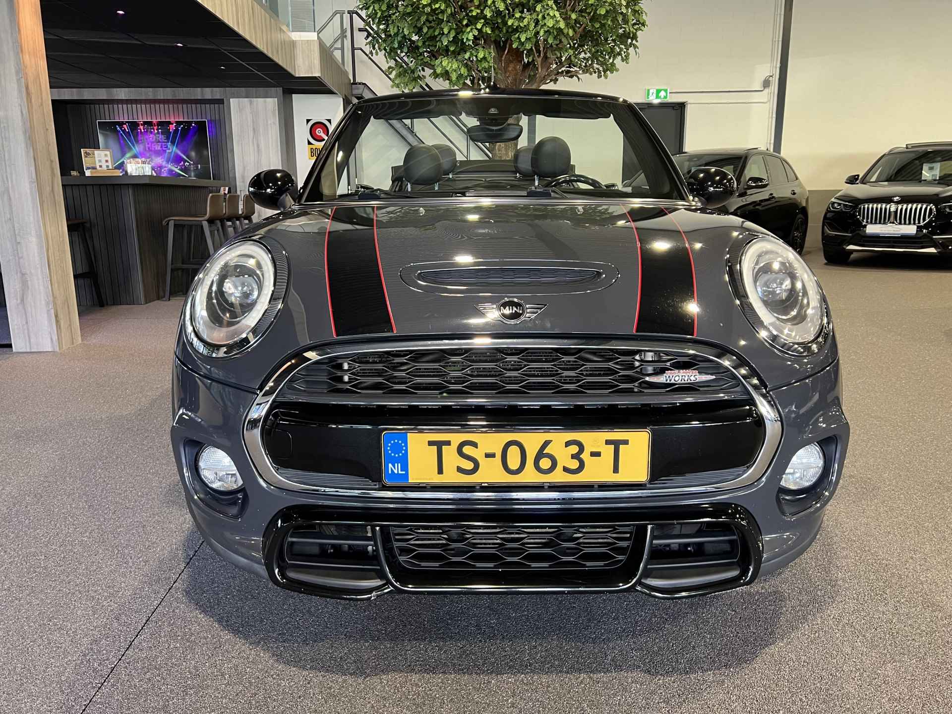 MINI Cabrio 2.0 Cooper S Chili Serious Business JCW | HUD | Camera | Vol optie - 19/32