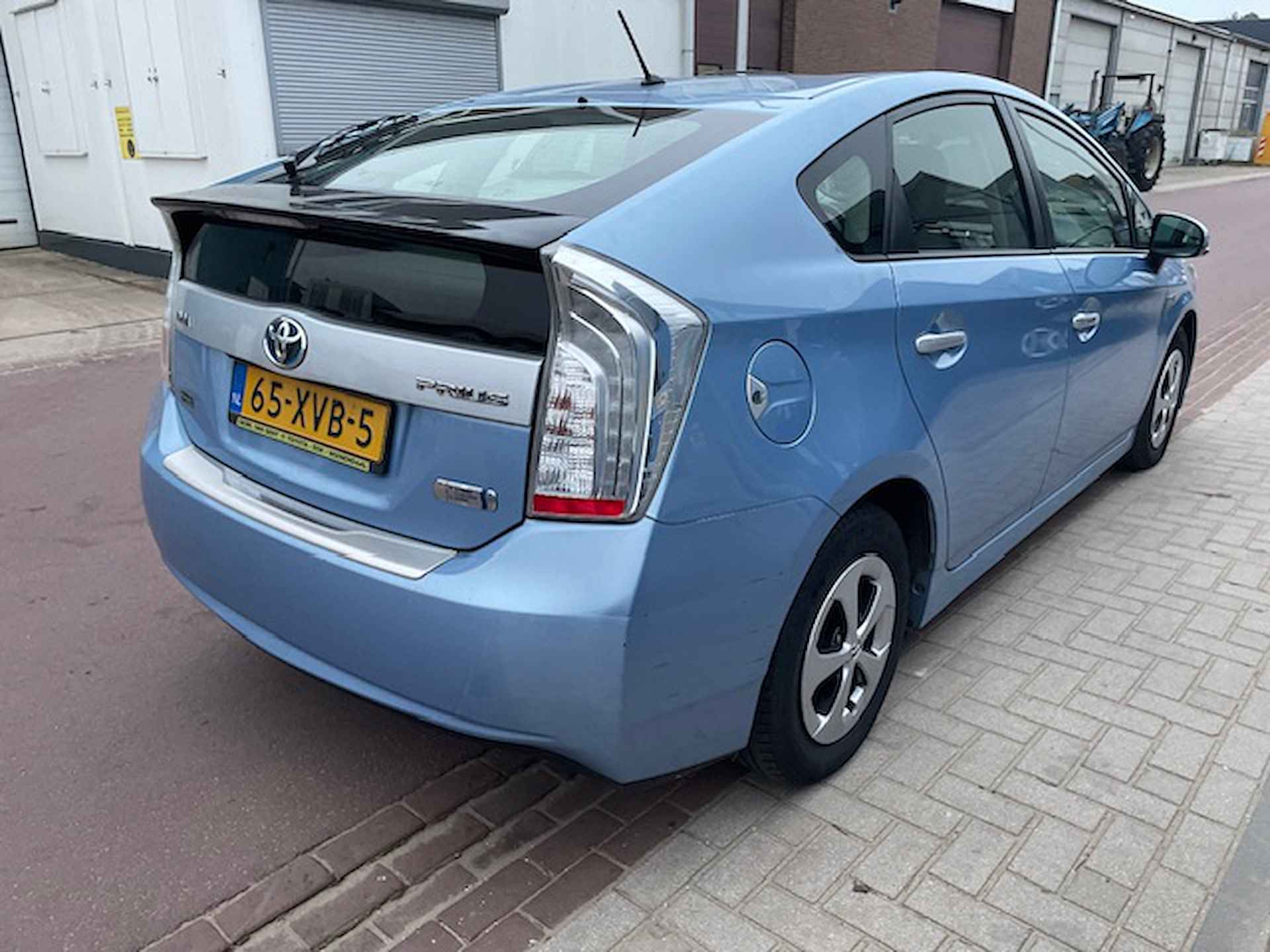 Toyota Prius 1.8 Plug-in Dynamic Business 2012 NAP Navigatie Zeer nette auto met half leer, camera, Bluetooth, etc. Boekjes aanwezig. - 6/45