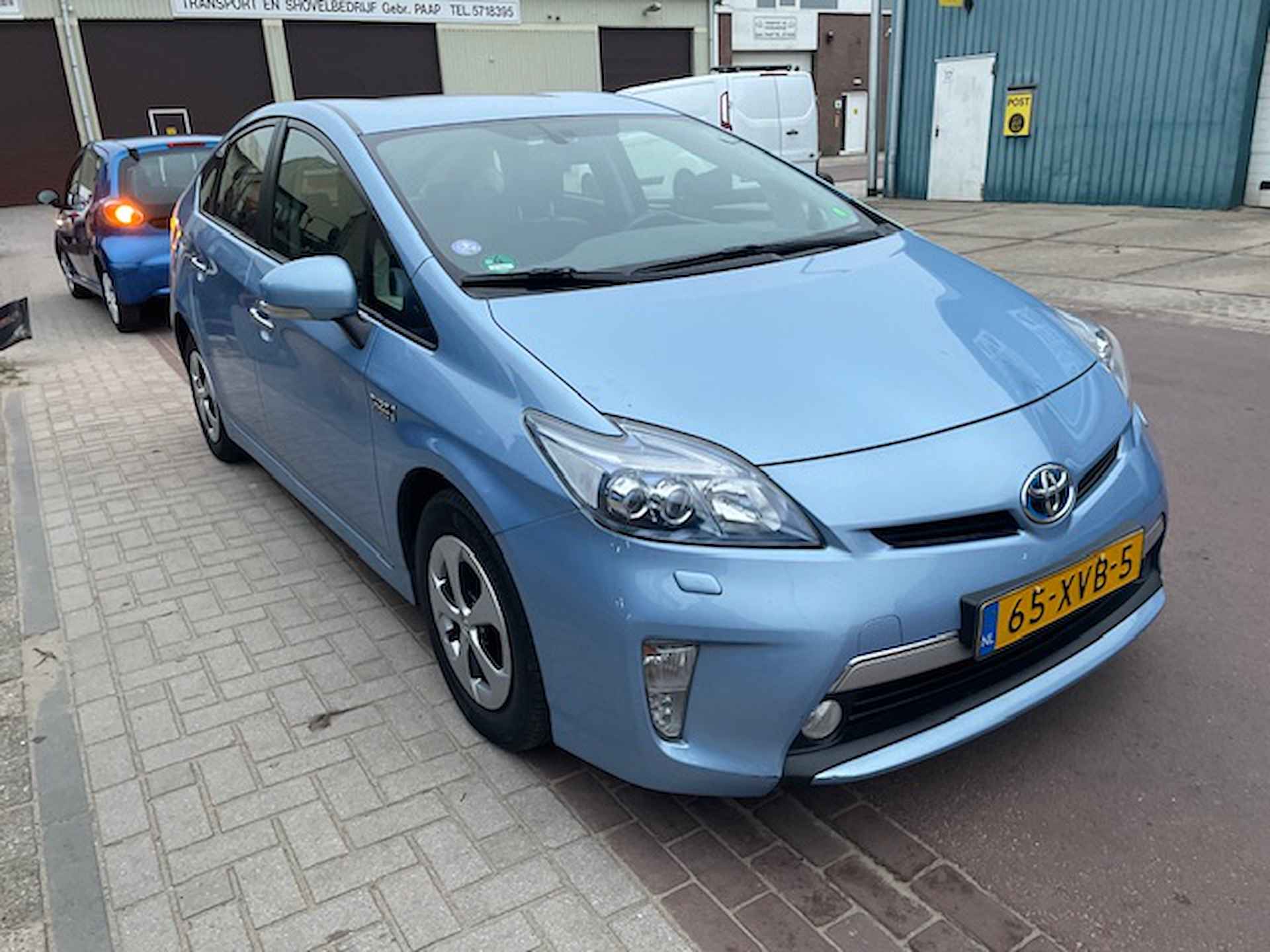 Toyota Prius 1.8 Plug-in Dynamic Business 2012 NAP Navigatie Zeer nette auto met half leer, camera, Bluetooth, etc. Boekjes aanwezig. - 7/45