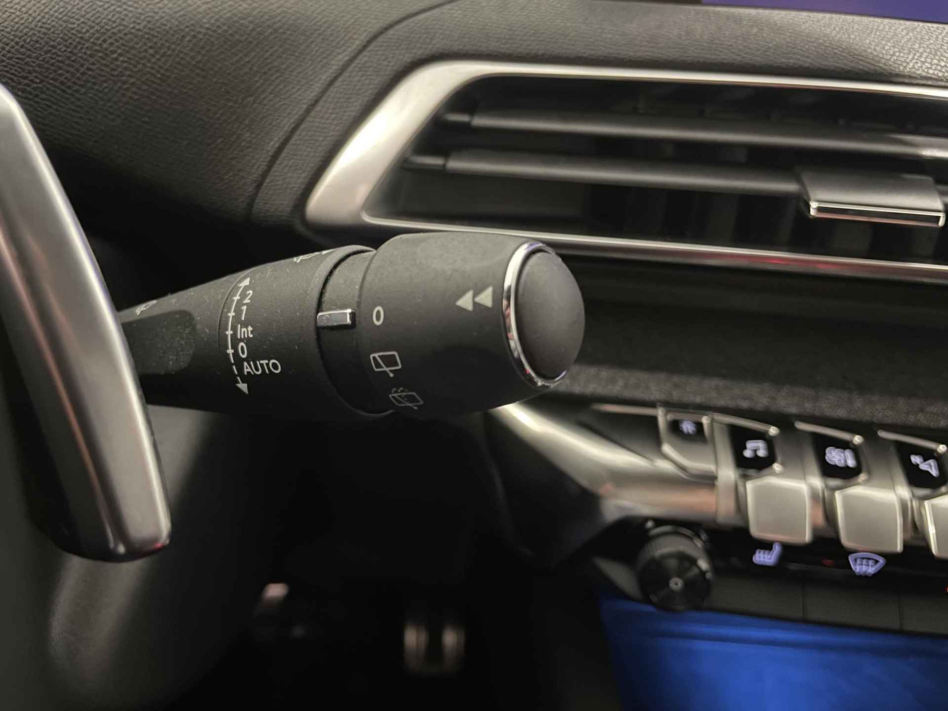 Peugeot 3008 1.2 PureTech GT Line | Navigatie | 360º Camera | Stoelverwarming| Zeer compleet! - 20/48