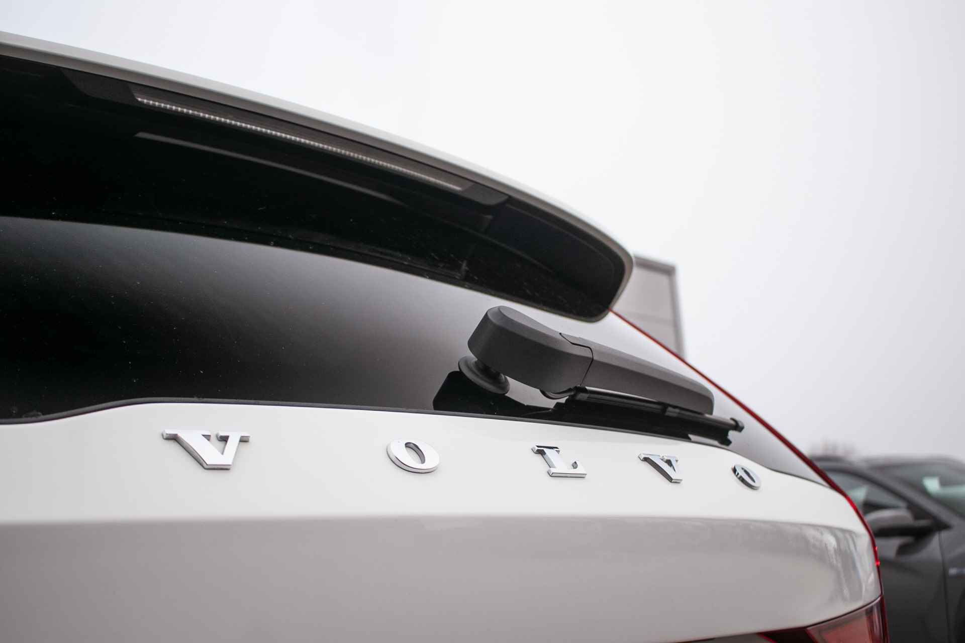 Volvo V60 2.0 T8 Twin Engine AWD Inscription All-in rijklrprs | wegkl. trekhaak | leder | stoel+voorruit verwarming - 34/49