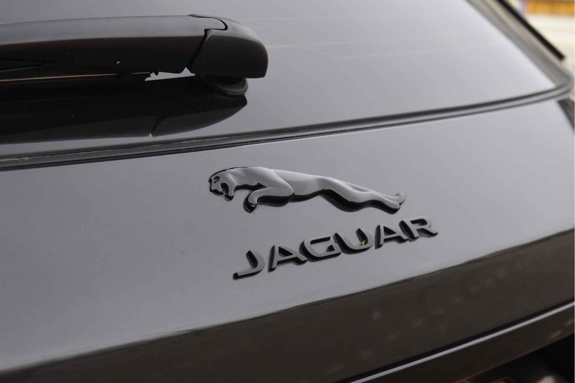 Jaguar XF Sportbrake 2.0t R-Sport R -Design 250 PK | NL-Auto | Nw € 90.000,- | Pano | Leder | Apple Carplay | Camera | Full LEd / Xenon - 33/75