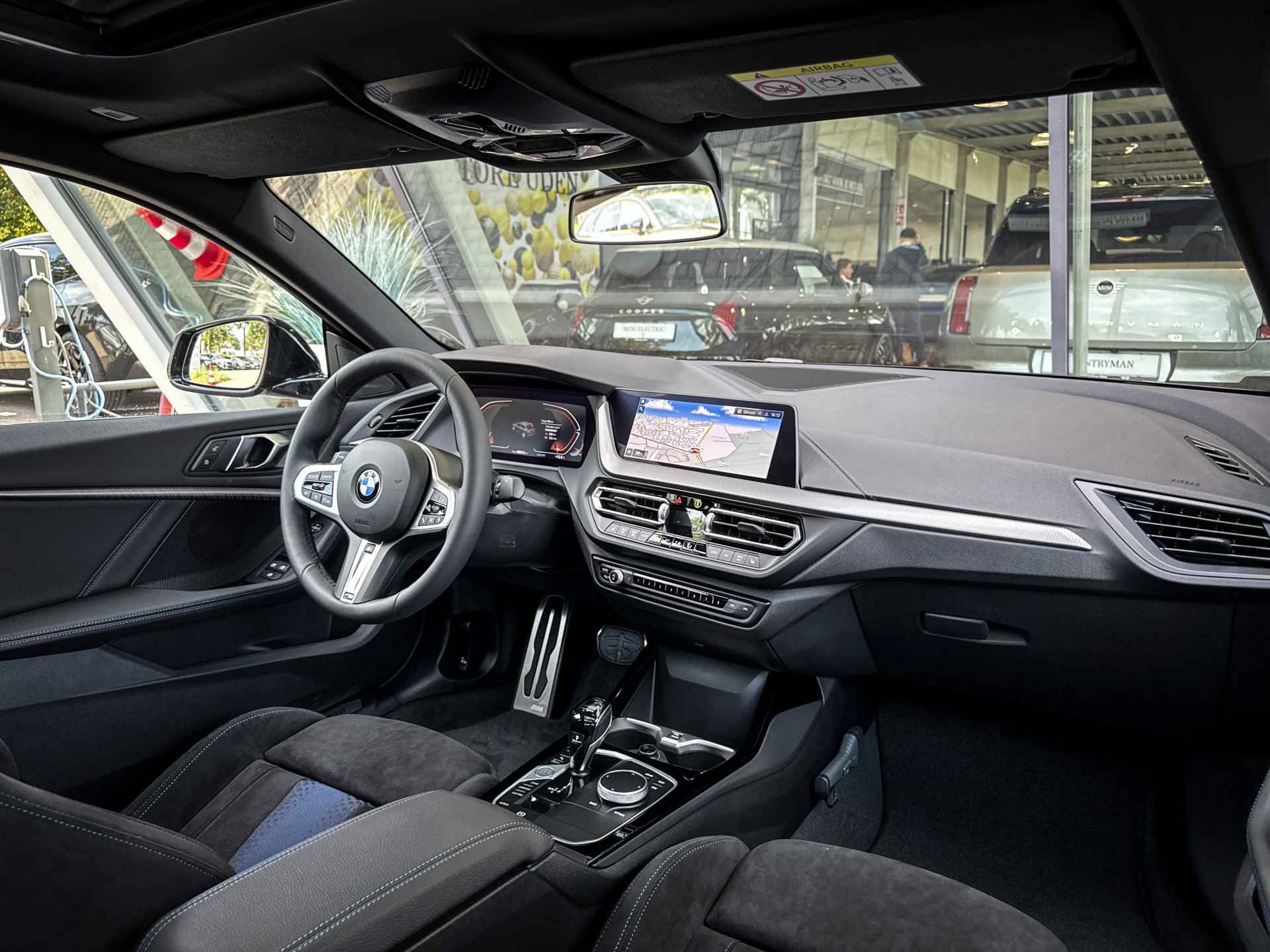 BMW 2 Serie Gran Coupé 218i High Executive M Sport Automaat / Panoramadak / Stoelverwarming / Adaptieve LED / Parking Assistant / Live Cockpit Professional / Cruise Control - 4/35