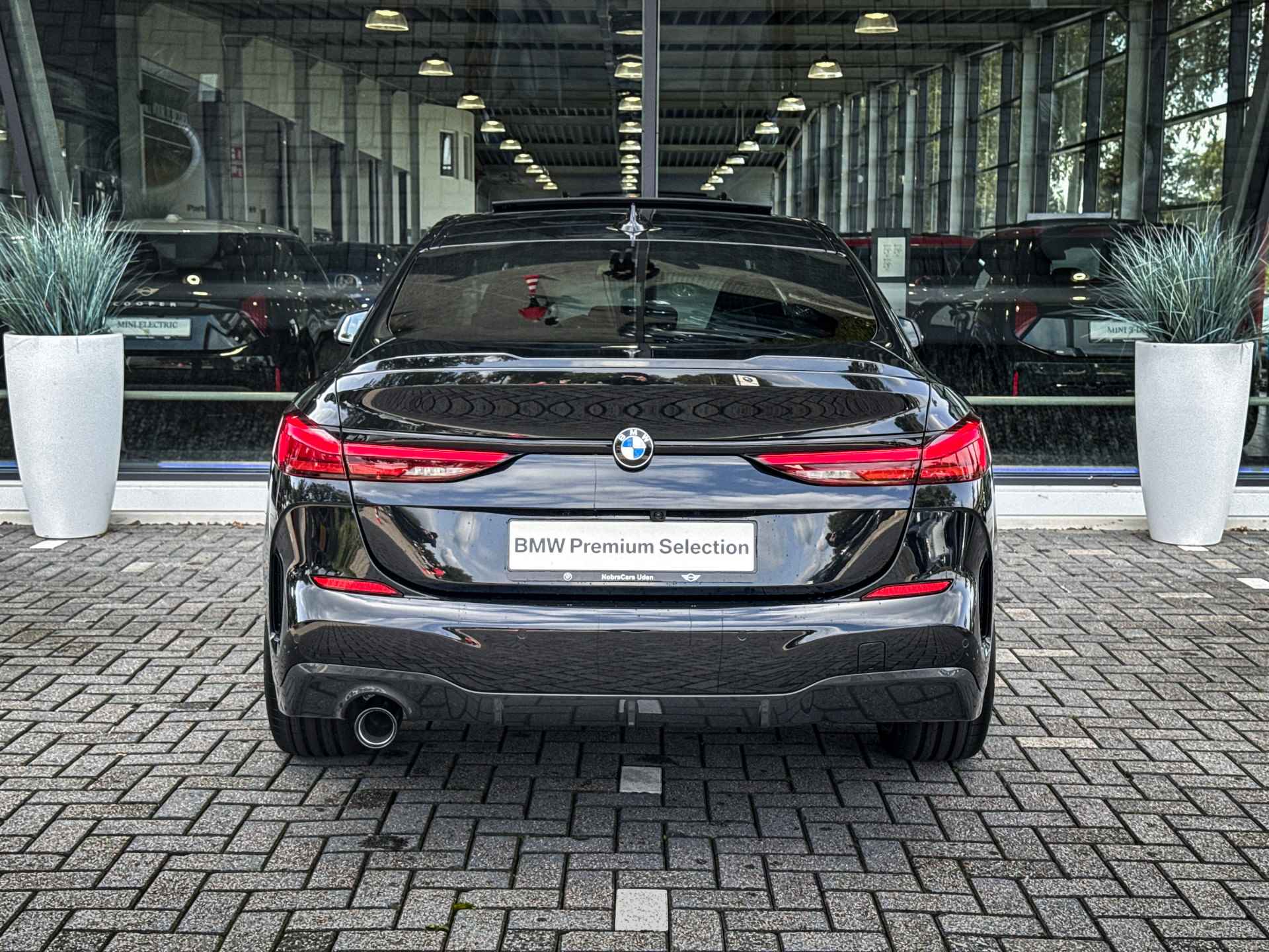 BMW 2 Serie Gran Coupé 218i High Executive M Sport Automaat / Panoramadak / Stoelverwarming / Adaptieve LED / Parking Assistant / Live Cockpit Professional / Cruise Control - 10/35