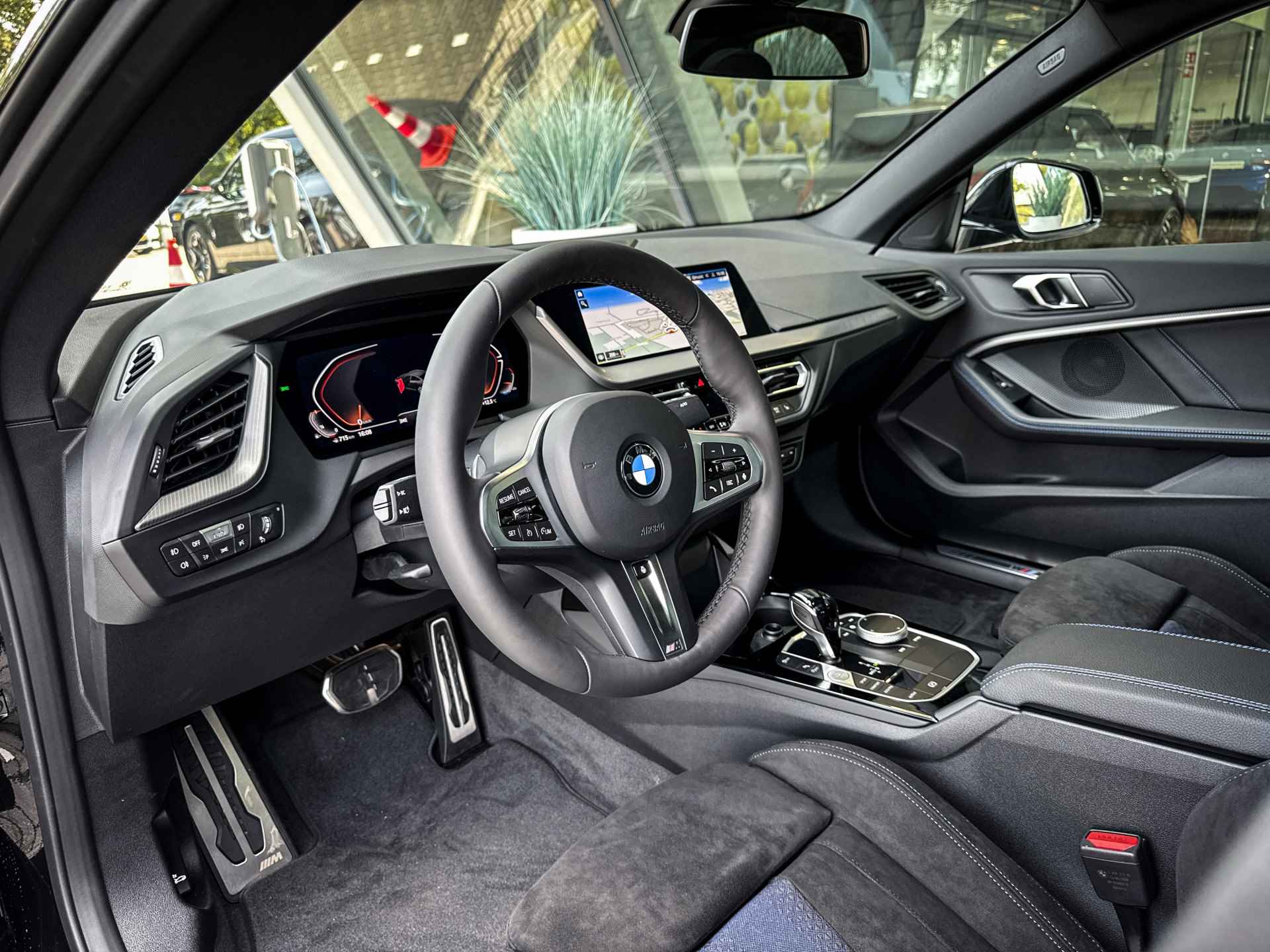 BMW 2 Serie Gran Coupé 218i High Executive M Sport Automaat / Panoramadak / Stoelverwarming / Adaptieve LED / Parking Assistant / Live Cockpit Professional / Cruise Control - 14/35