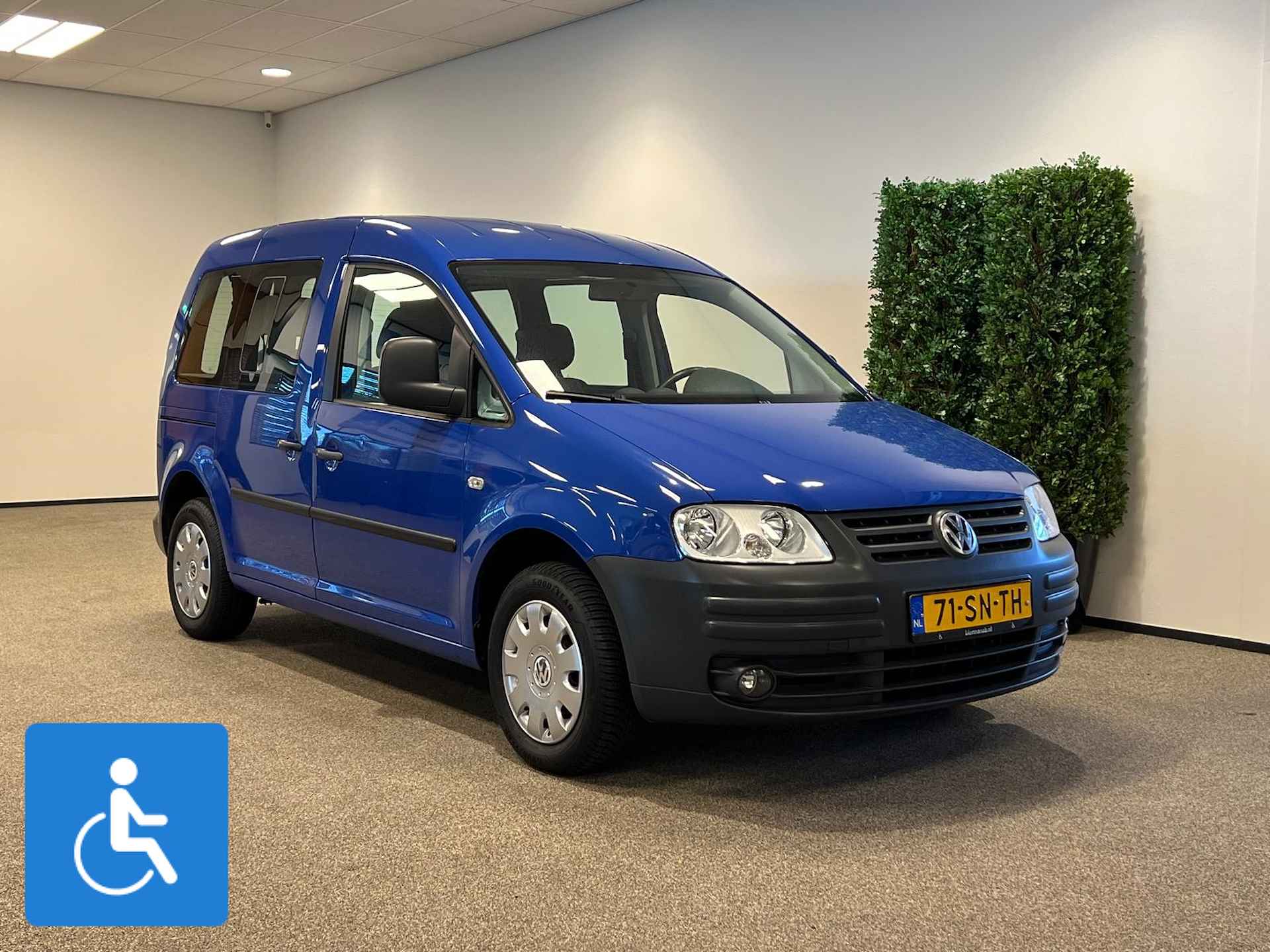 Volkswagen Caddy Rolstoelauto 3+1