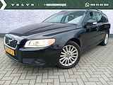 Volvo V70 2.5T Momentum | YOUNGTIMER! | Stoelverwarming | Trekhaak | Dakrails | High Performance Audio | Reservewiel | 6 CD wisselaar | 17" Licht metalen velgen | Navigatie | Bluetooth |