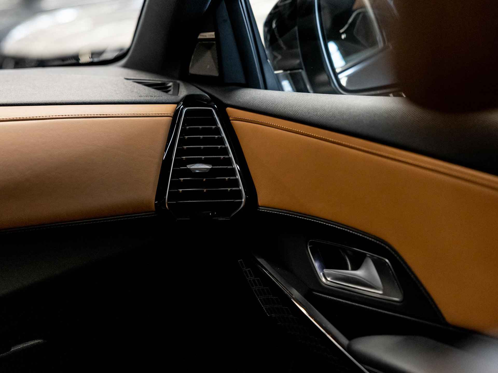 DS 7 Crossback E-Tense 4x4 Louvre | Panorama schuif/kanteldak |  HiFi FOCAL | Elektrische achterklep | Geventileerde, verwarmde voorstoelen met massagefunctie | DS Drive Assist | 360 vision | - 24/59