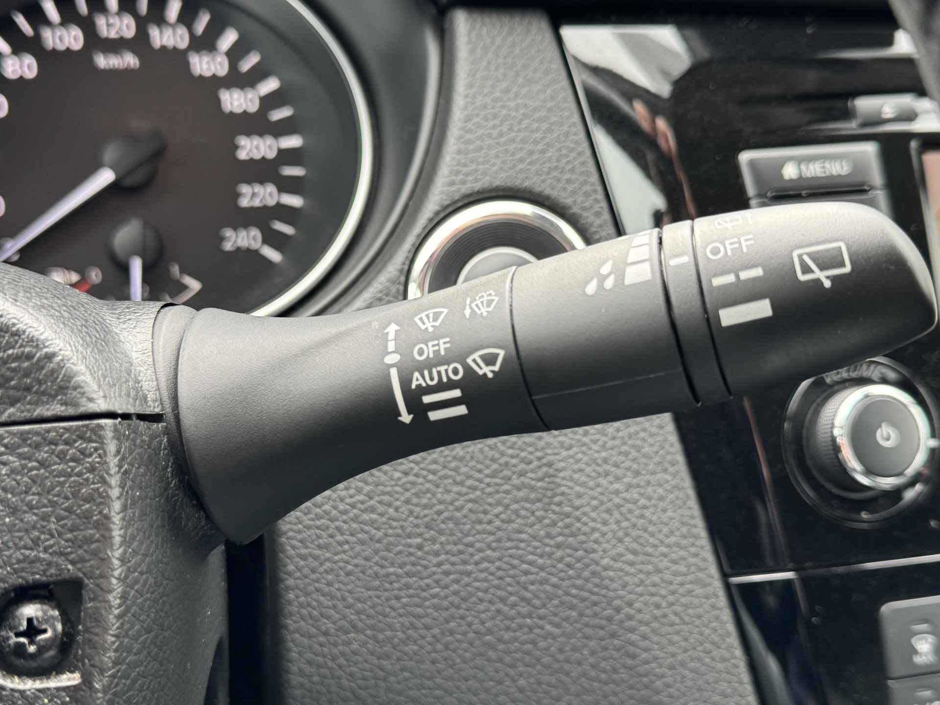 Nissan Qashqai 1.3 DIG-T N-Connecta / Apple Carplay/Android Auto / Panoramadak / Trekhaak (1300KG) / 360 graden camera - 38/42